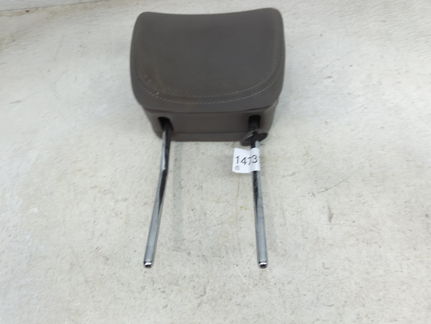 2016 Hyundai Santa Fe Headrest Head Rest Front Driver Seat Gray - Oemusedautoparts1.com