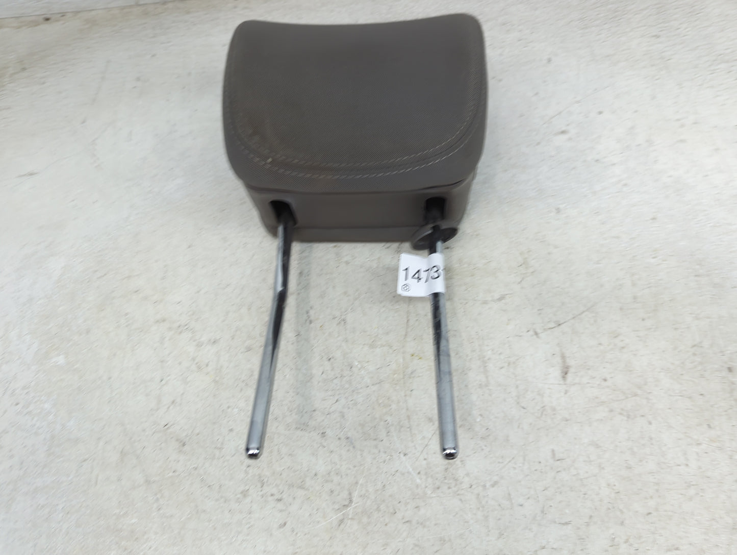 2016 Hyundai Santa Fe Headrest Head Rest Front Driver Seat Gray - Oemusedautoparts1.com