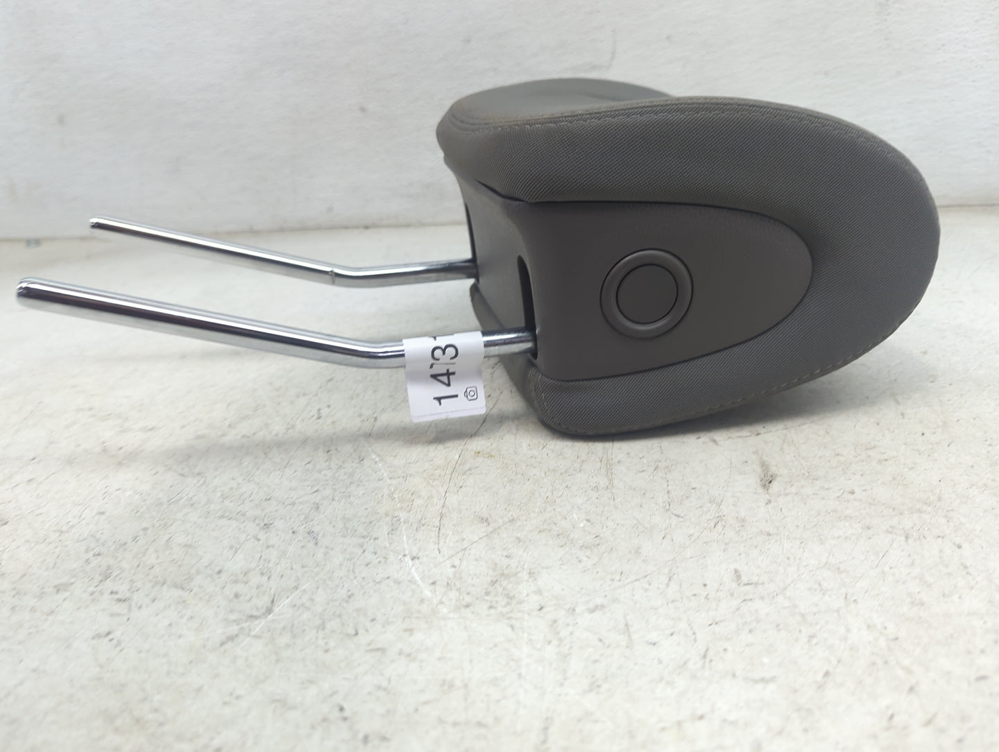 2016 Hyundai Santa Fe Headrest Head Rest Front Driver Passenger Seat Fits OEM Used Auto Parts - Oemusedautoparts1.com
