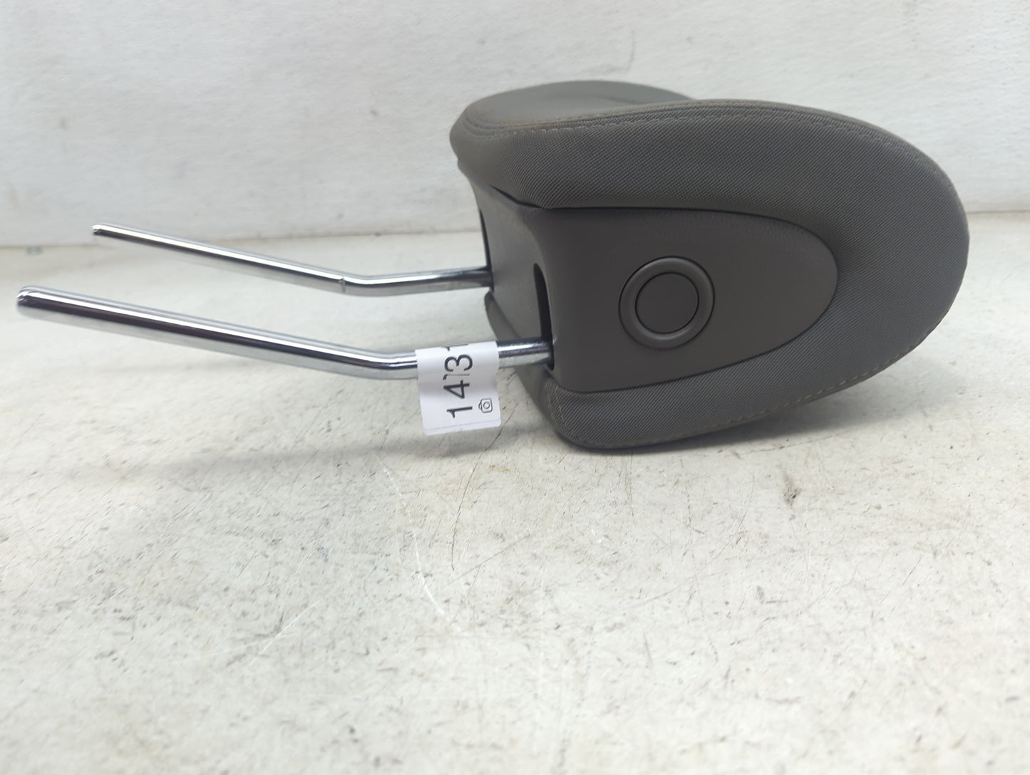 2016 Hyundai Santa Fe Headrest Head Rest Front Driver Passenger Seat Fits OEM Used Auto Parts - Oemusedautoparts1.com