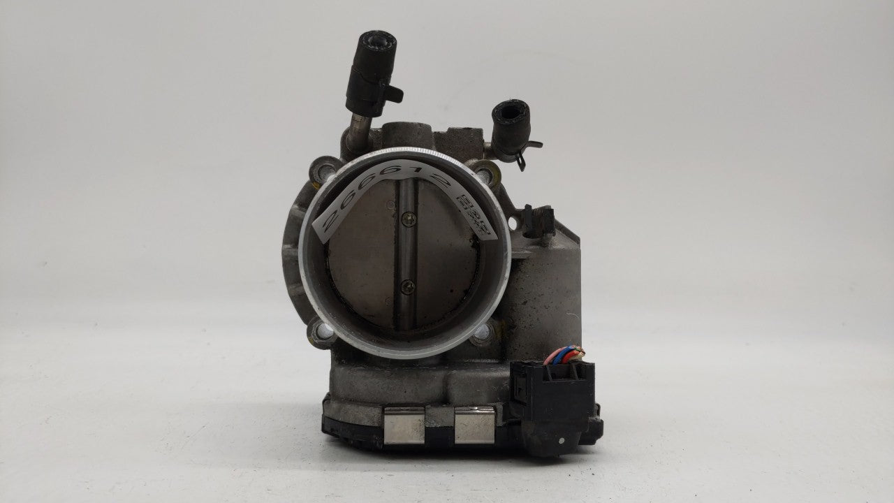 2016 Hyundai Santa Fe Throttle Body P/N:35100-2G700 Fits Fits 2011 2012 2013 2014 2015 OEM Used Auto Parts - Oemusedautopart