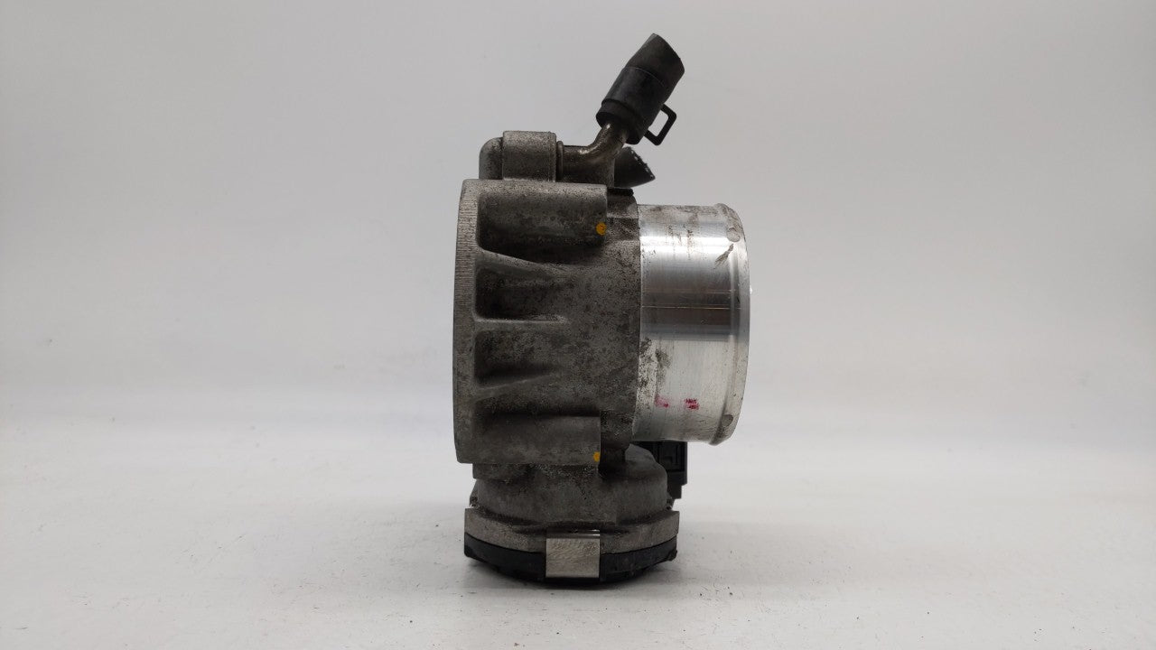 2016 Hyundai Santa Fe Throttle Body P/N:35100-2G700 Fits Fits 2011 2012 2013 2014 2015 OEM Used Auto Parts - Oemusedautopart
