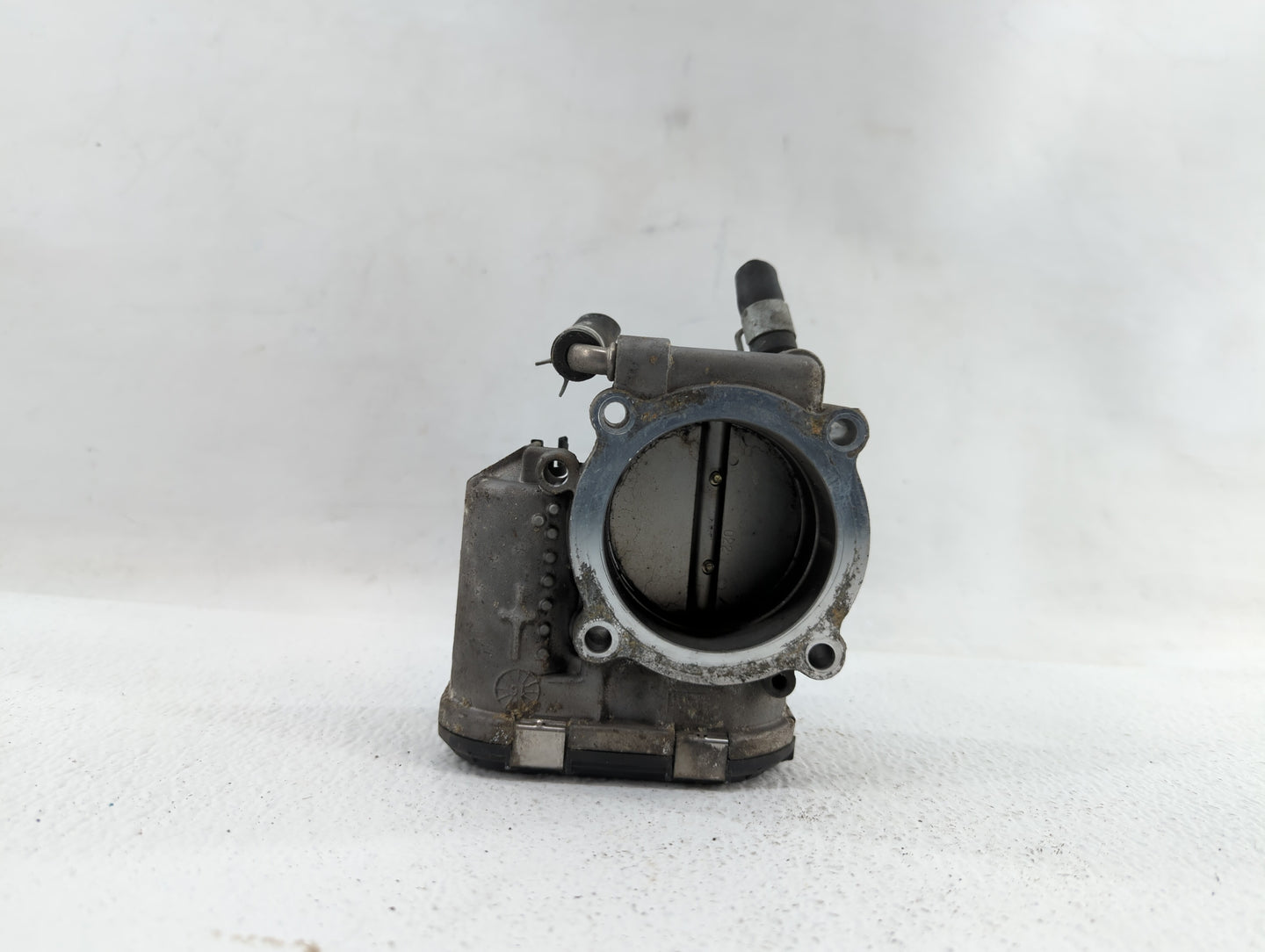 2016 Hyundai Santa Fe Throttle Body P/N:35100-2G600 Fits Fits 2015 2017 2018 2019 OEM Used Auto Parts - Oemusedautoparts1.co