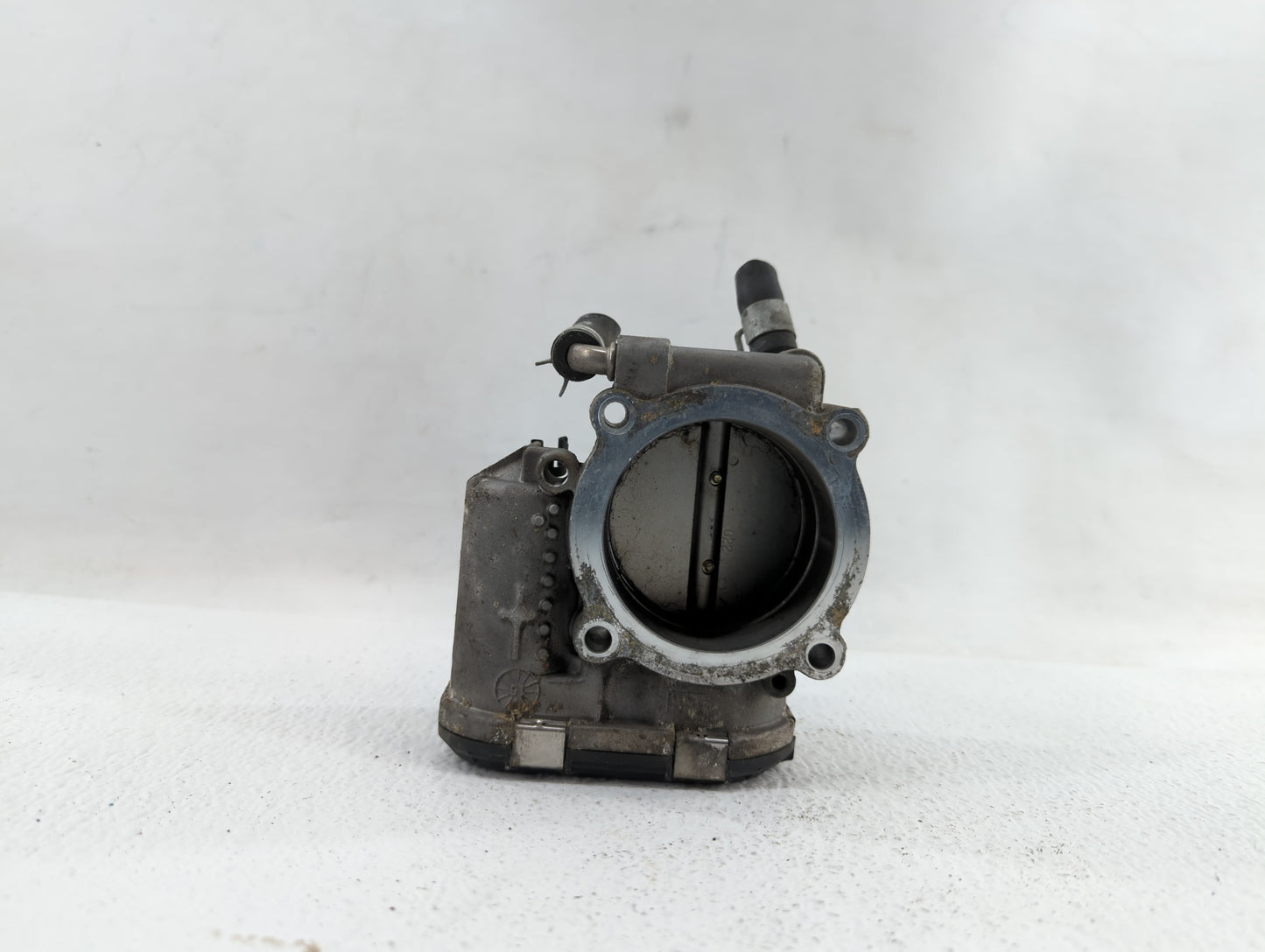 2016 Hyundai Santa Fe Throttle Body P/N:35100-2G600 Fits Fits 2015 2017 2018 2019 OEM Used Auto Parts - Oemusedautoparts1.co