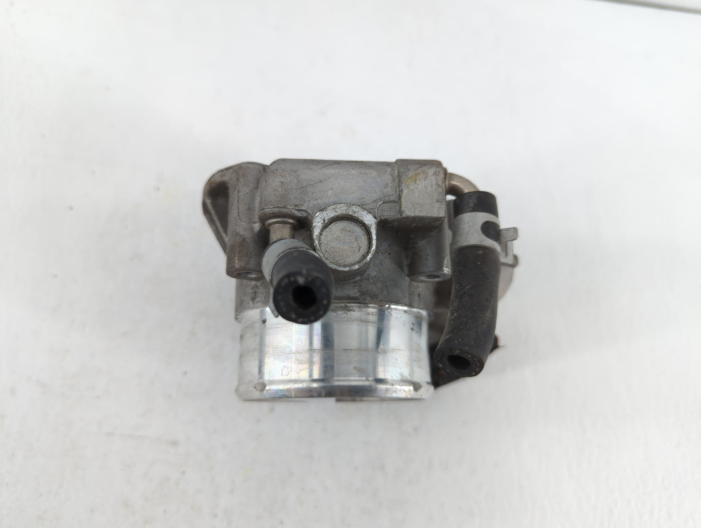 2016 Hyundai Santa Fe Throttle Body P/N:35100-2G700 Fits Fits 2011 2012 2013 2014 2015 OEM Used Auto Parts - Oemusedautopart