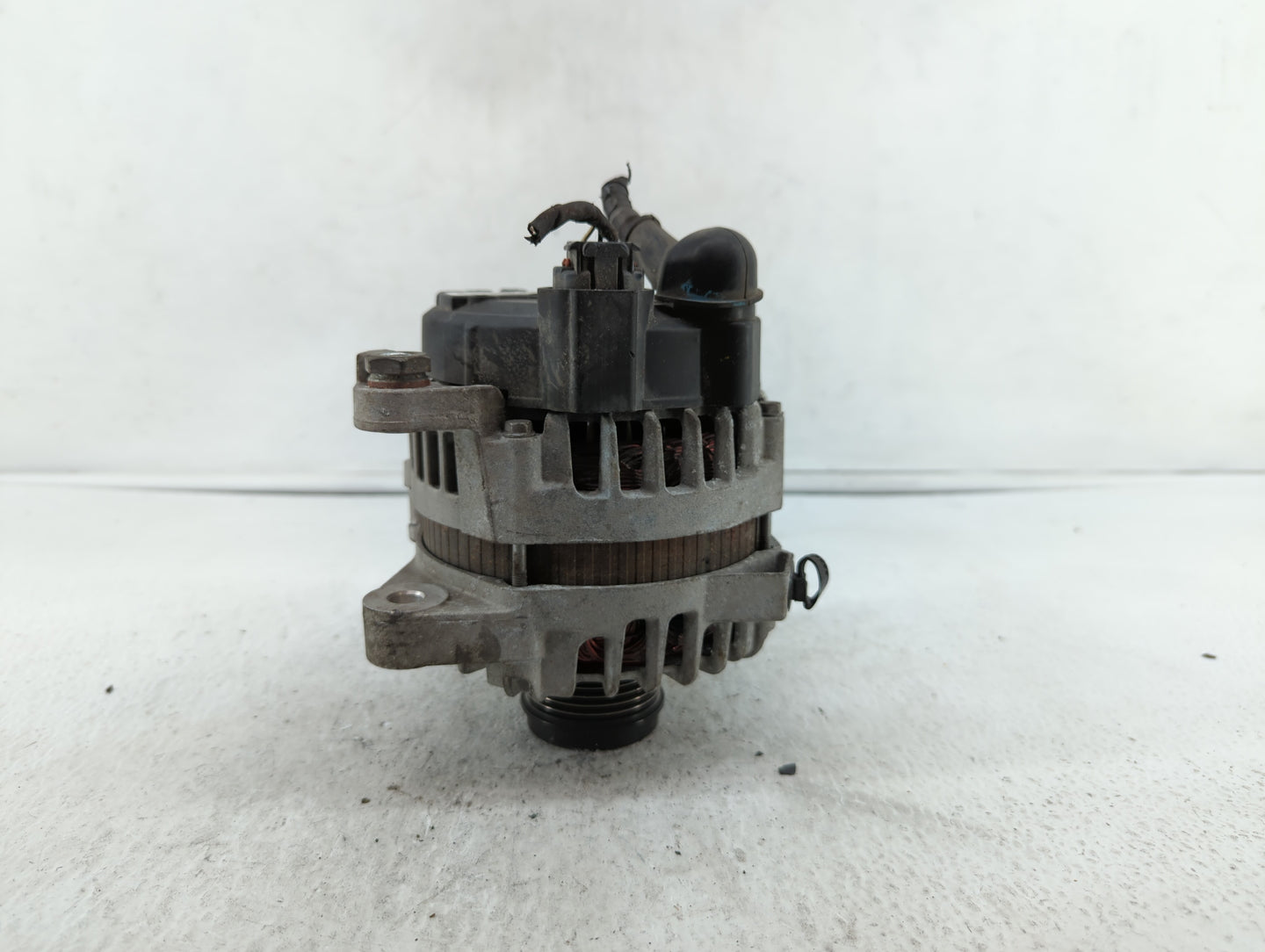 2016 Hyundai Santa Fe Alternator Replacement Generator Charging Assembly Engine OEM P/N:37300-2G800 37300-2G900 Fits OEM Use