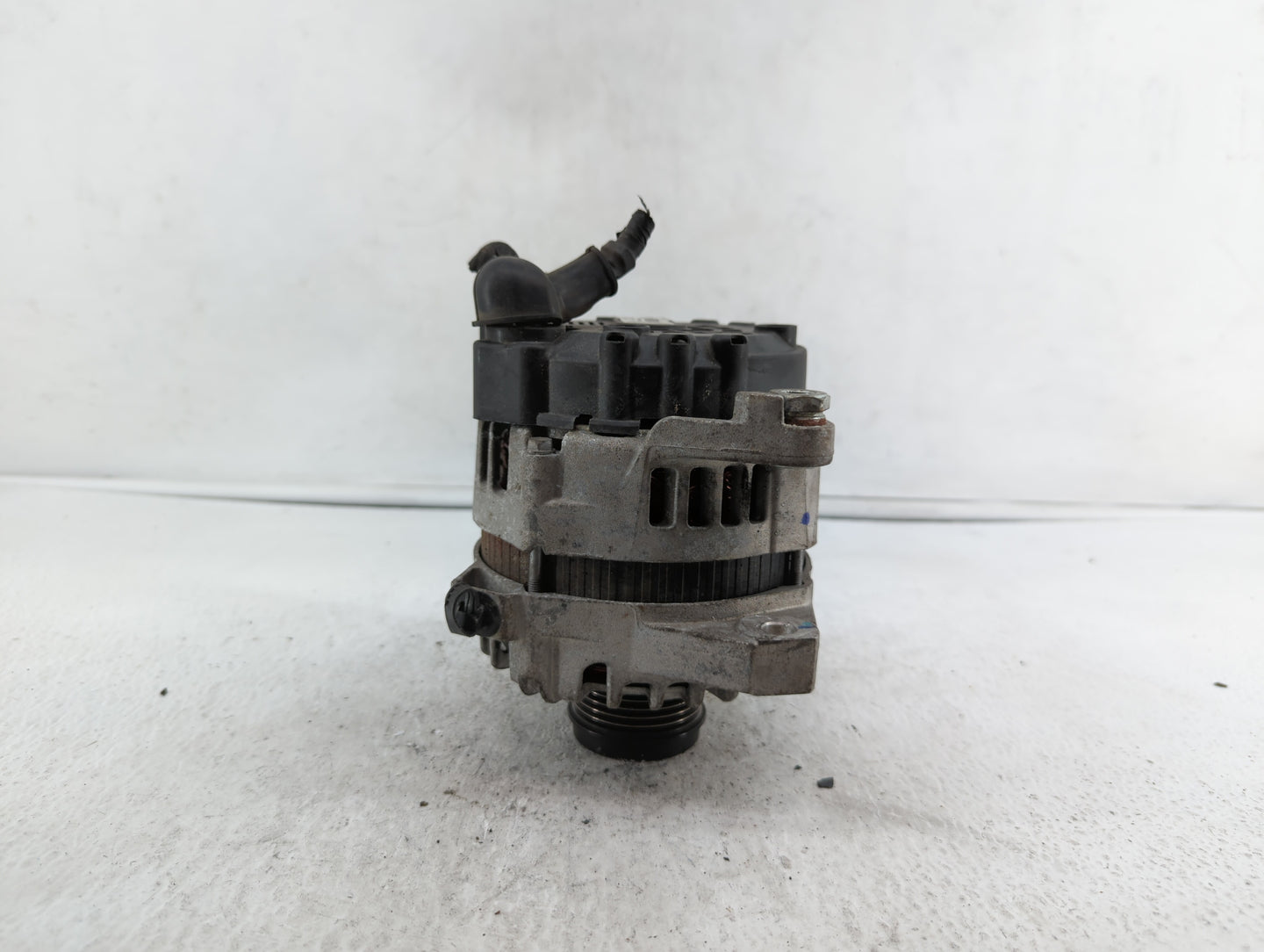 2016 Hyundai Santa Fe Alternator Replacement Generator Charging Assembly Engine OEM P/N:37300-2G800 37300-2G900 Fits OEM Use