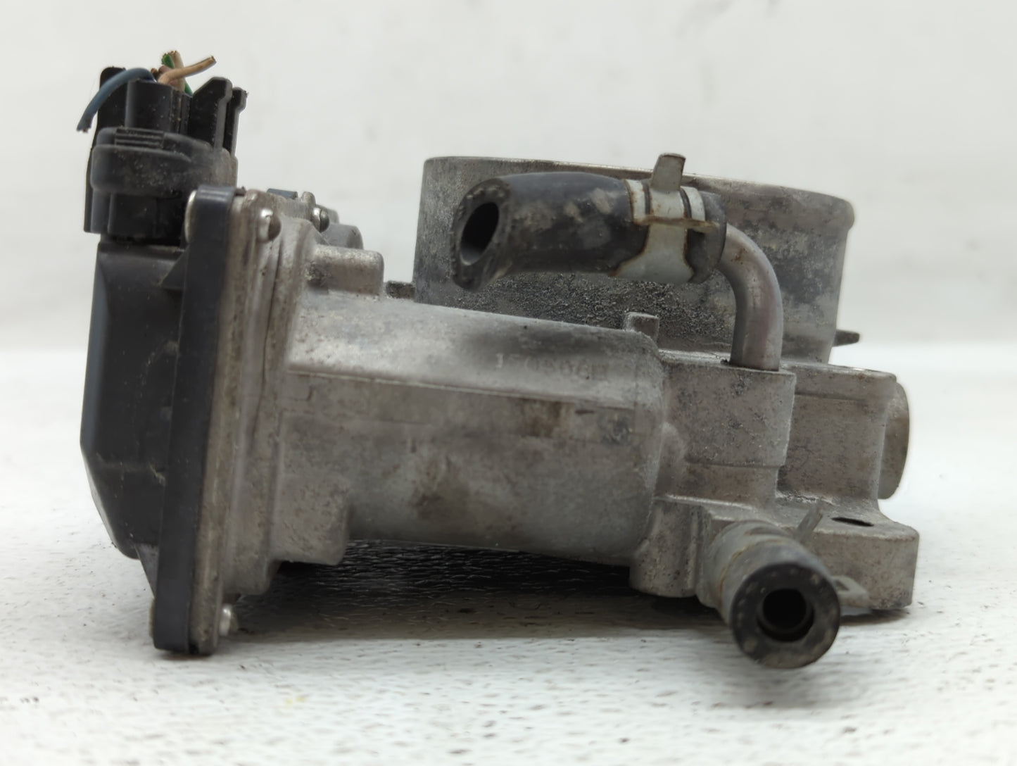 2013-2018 Hyundai Santa Fe Throttle Body P/N:35100-3CAA0 Fits Fits 2012 2013 2014 2015 2016 2017 2018 OEM Used Auto Parts - 