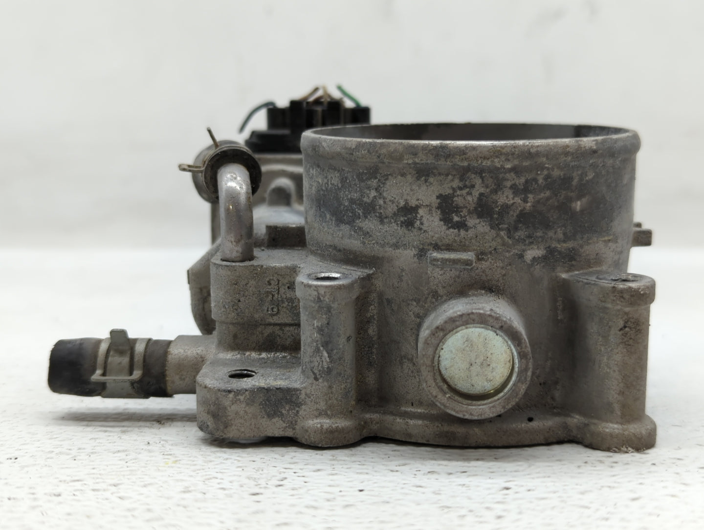 2013-2018 Hyundai Santa Fe Throttle Body P/N:35100-3CAA0 Fits Fits 2012 2013 2014 2015 2016 2017 2018 OEM Used Auto Parts - 