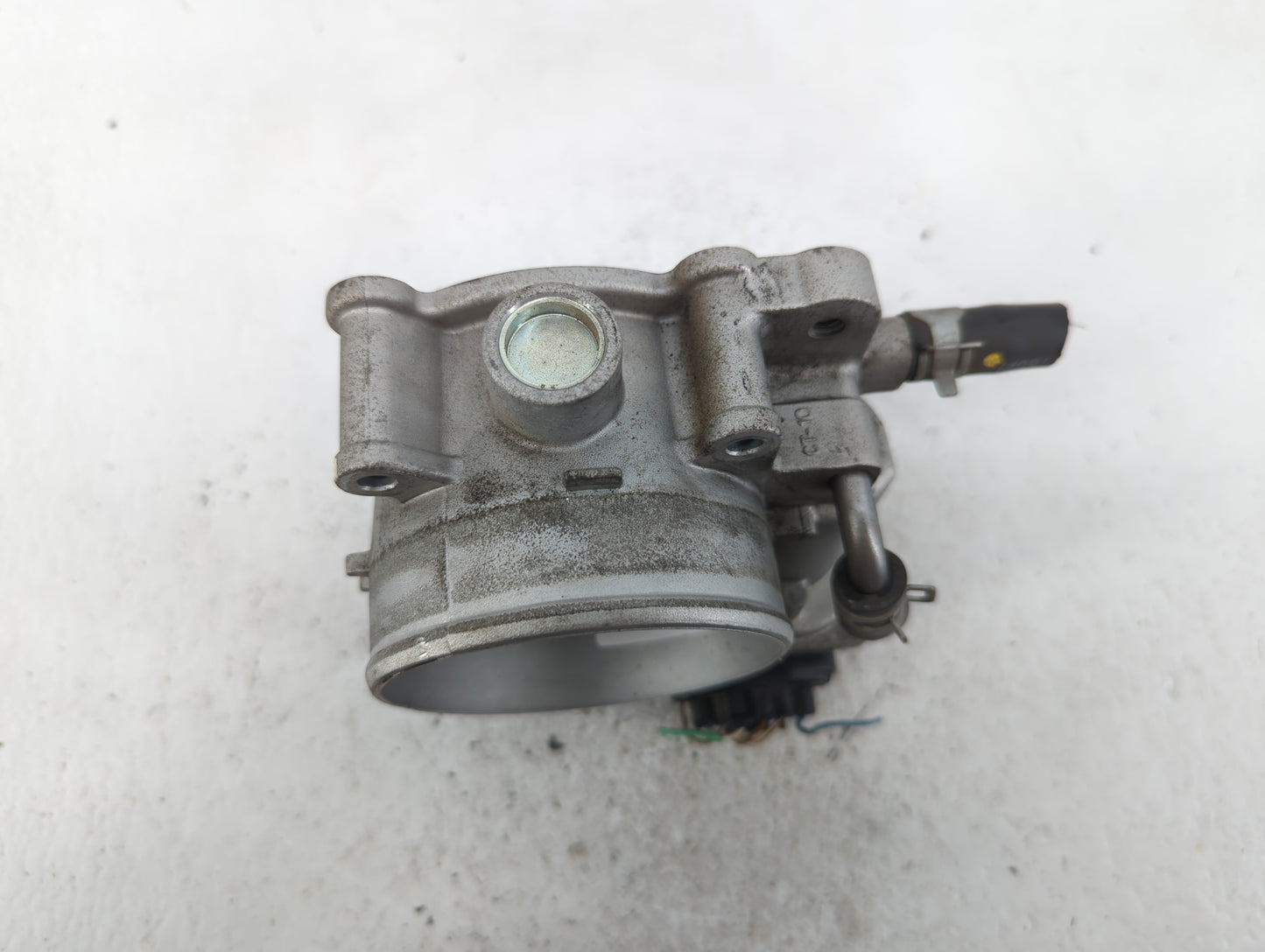 2013-2018 Hyundai Santa Fe Throttle Body P/N:35100-3CAA0 Fits Fits 2012 2013 2014 2015 2016 2017 2018 OEM Used Auto Parts - 