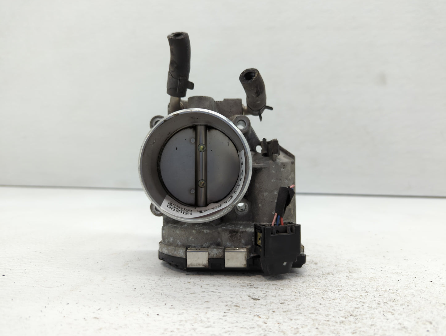 2016 Hyundai Santa Fe Throttle Body P/N:35100-2G700 Fits Fits 2011 2012 2013 2014 2015 OEM Used Auto Parts - Oemusedautopart