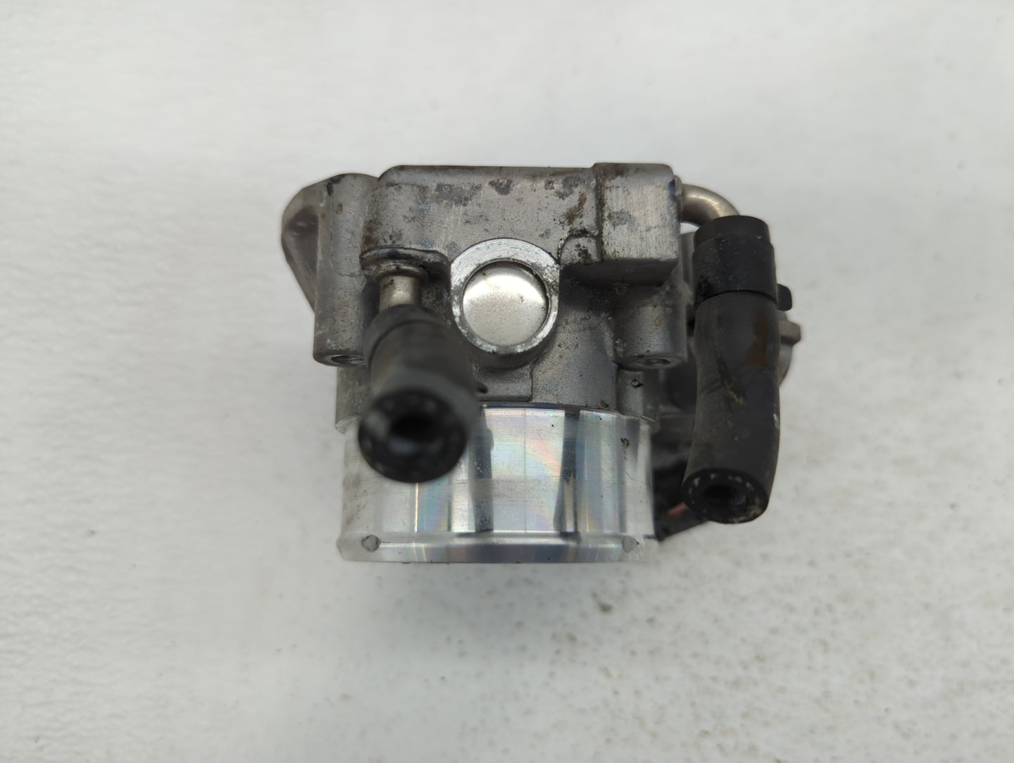 2016 Hyundai Santa Fe Throttle Body P/N:35100-2G700 Fits Fits 2011 2012 2013 2014 2015 OEM Used Auto Parts - Oemusedautopart