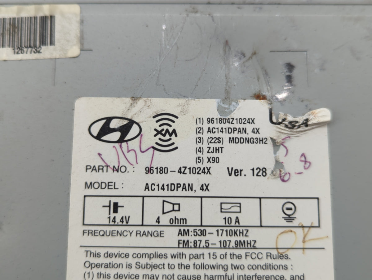 2013-2016 Hyundai Santa Fe Am Fm Cd Player Radio Receiver 515883 - Oemusedautoparts1.com