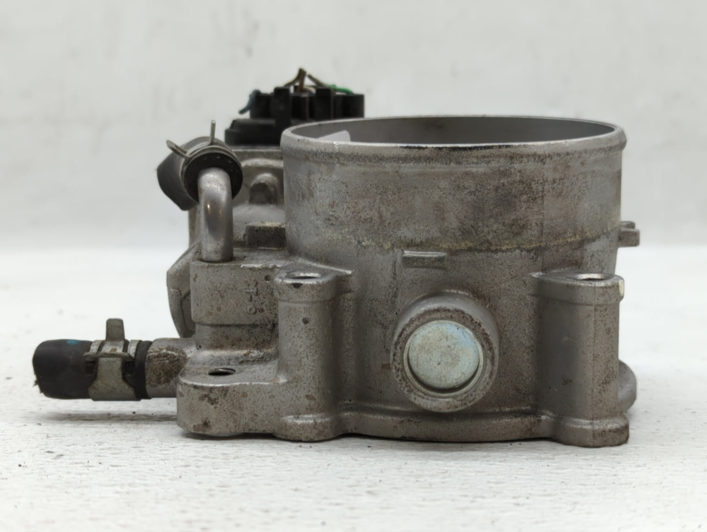 2013-2018 Hyundai Santa Fe Throttle Body P/N:35100-3CAA0 Fits Fits 2012 2013 2014 2015 2016 2017 2018 OEM Used Auto Parts - 