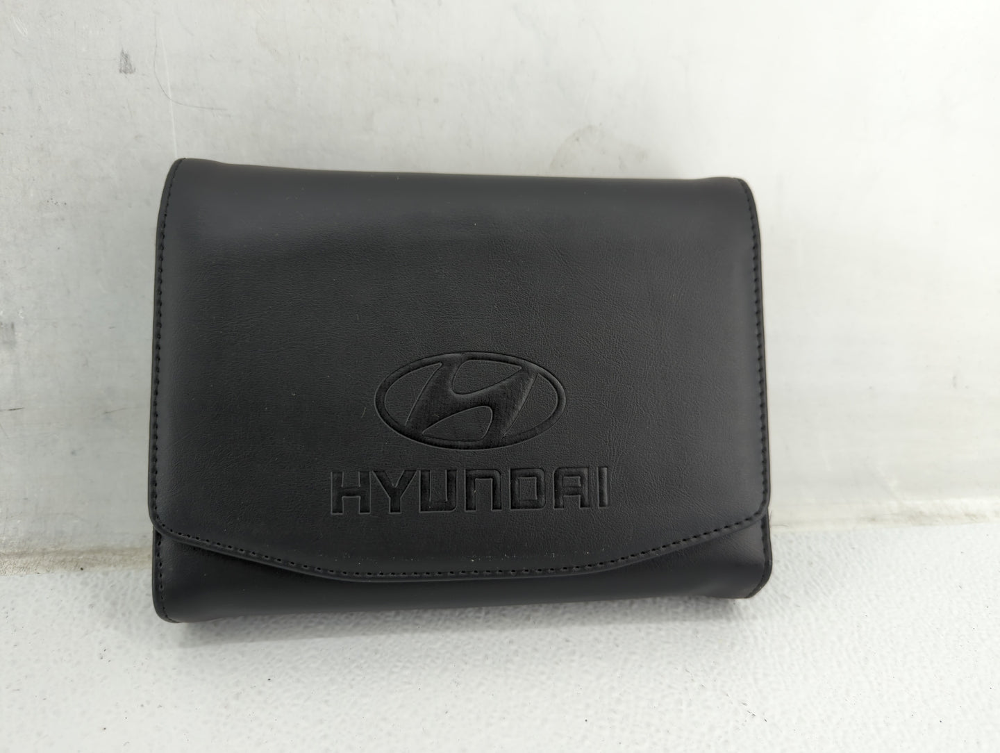 2016 Hyundai Santa Fe Owners Manual Book Guide P/N:G2W0-EU50D OEM Used Auto Parts - Oemusedautoparts1.com