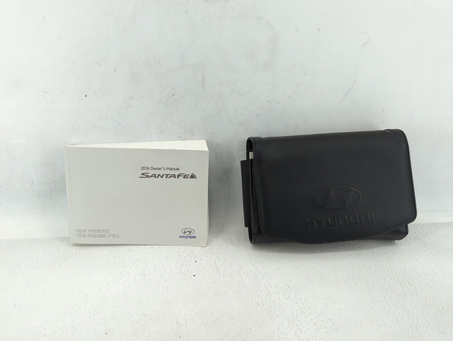 2016 Hyundai Santa Fe Owners Manual Book Guide P/N:GB80-EU58G OEM Used Auto Parts - Oemusedautoparts1.com