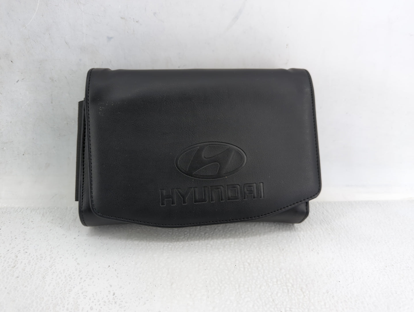 2016 Hyundai Santa Fe Owners Manual Book Guide P/N:GB80-EU58G OEM Used Auto Parts - Oemusedautoparts1.com