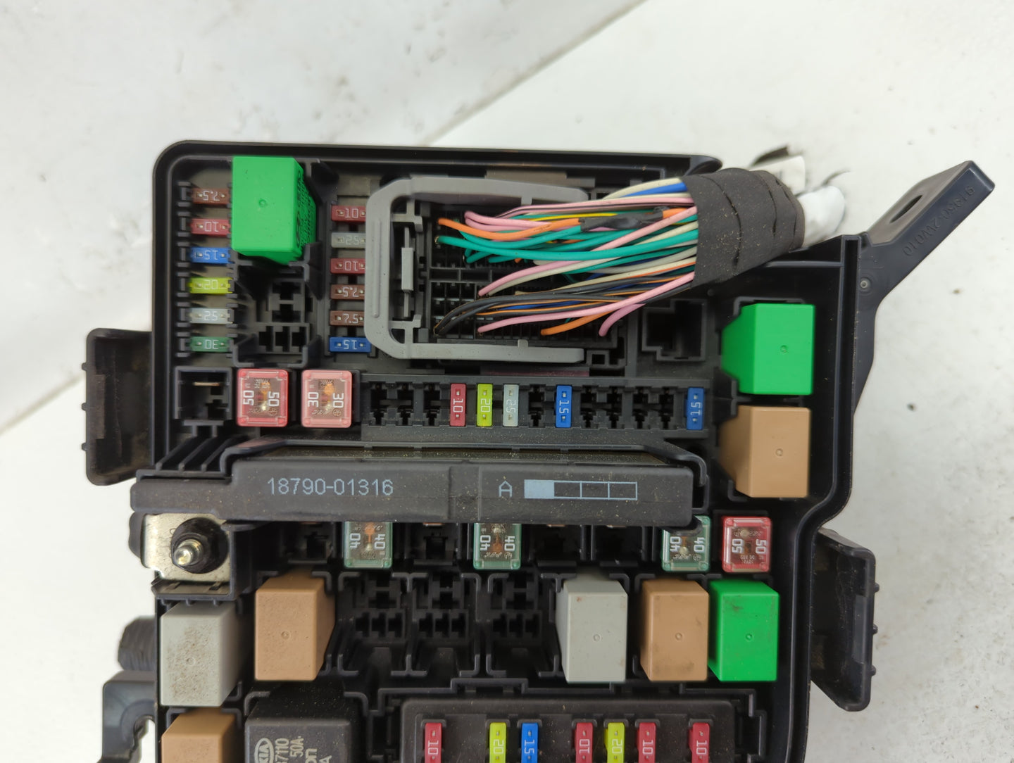 2016 Hyundai Santa Fe Fusebox Fuse Box Panel Relay Module P/N:91941-4Z011 Fits OEM Used Auto Parts - Oemusedautoparts1.com