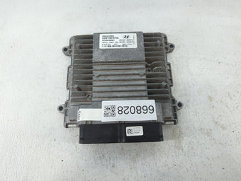 compare product 2016 Hyundai Santa Fe PCM Engine Control Computer ECU ECM PCU OEM P/N:39100-2GAG4 39130-2GAG4 Fits OEM Used Auto Parts