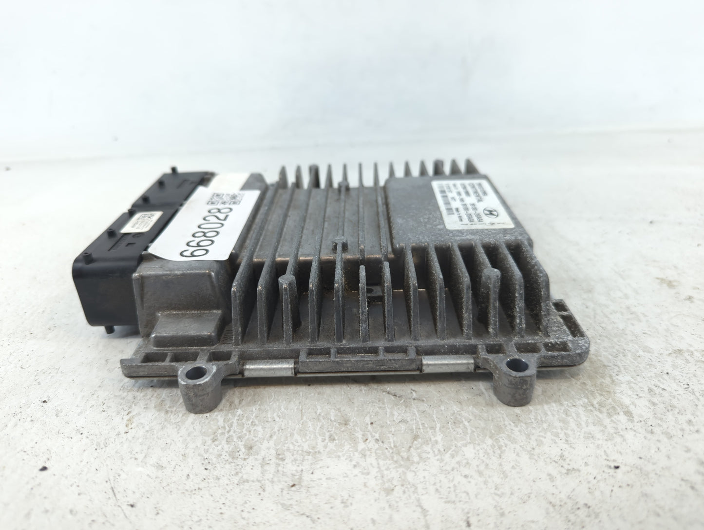 2016 Hyundai Santa Fe PCM Engine Control Computer ECU ECM PCU OEM P/N:39100-2GAG4 39130-2GAG4 Fits OEM Used Auto Parts - Oem