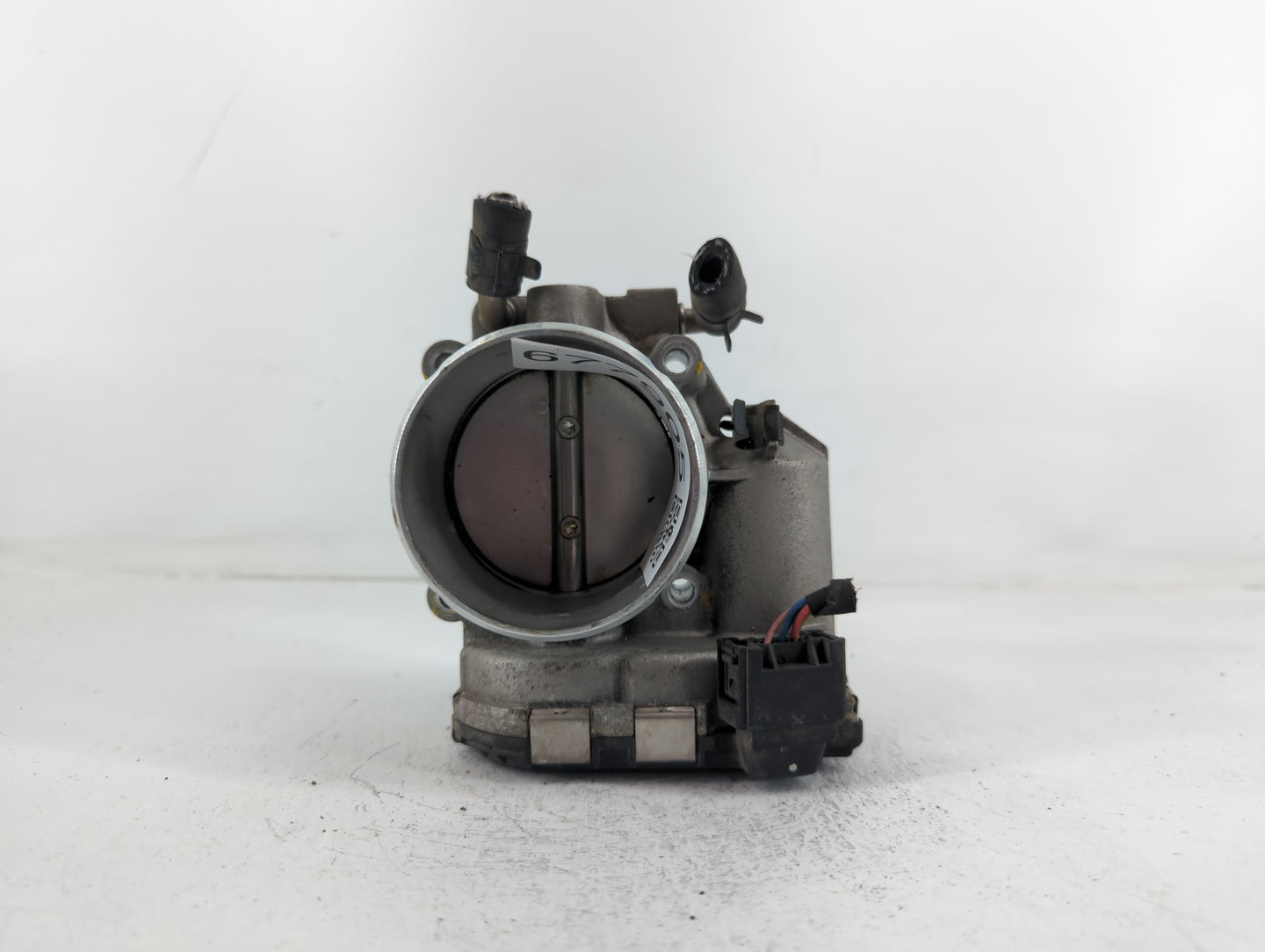2016 Hyundai Santa Fe Throttle Body P/N:35100-2G700 Fits Fits 2011 2012 2013 2014 2015 OEM Used Auto Parts - Oemusedautopart