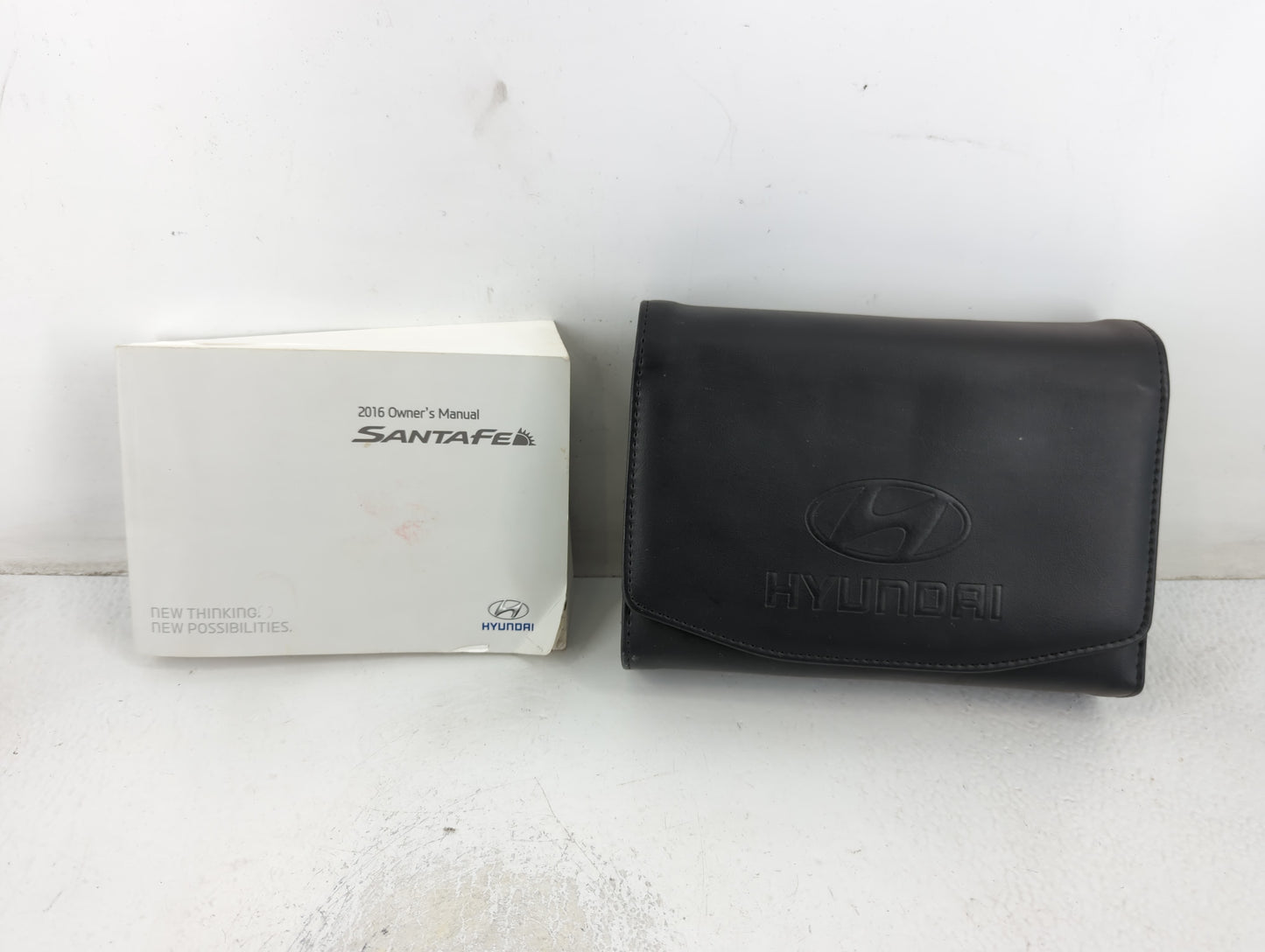 2016 Hyundai Santa Fe Owners Manual Book Guide P/N:GB80-EU56F OEM Used Auto Parts - Oemusedautoparts1.com