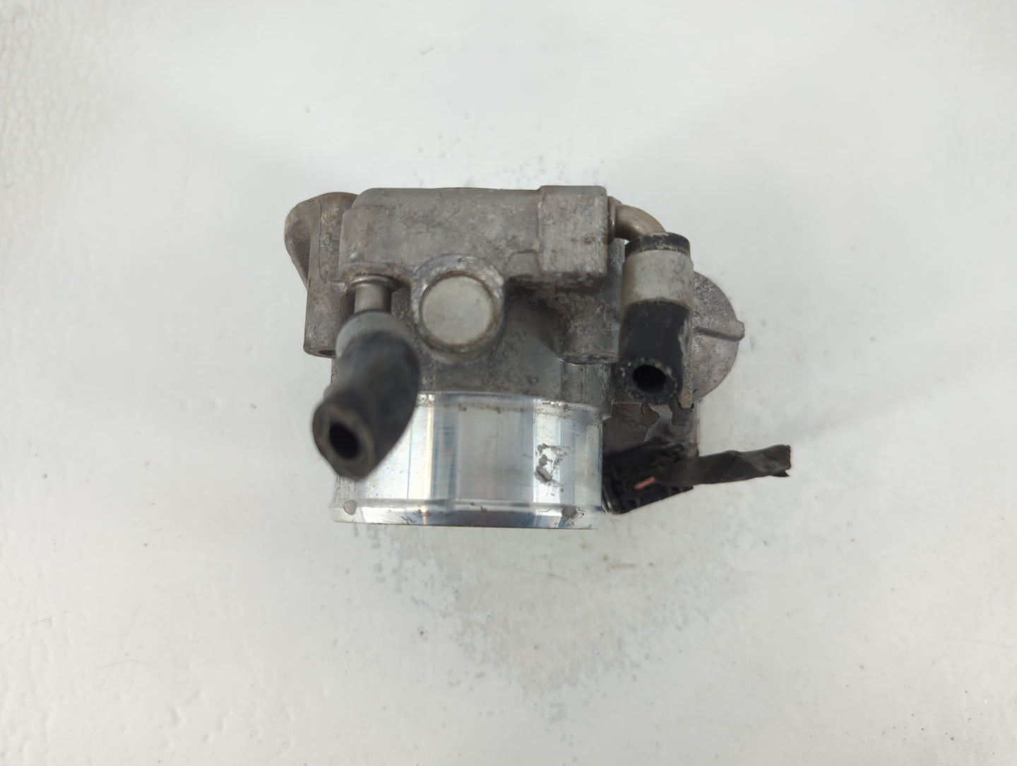 2016 Hyundai Santa Fe Throttle Body P/N:35100-2G700 Fits Fits 2011 2012 2013 2014 2015 OEM Used Auto Parts - Oemusedautopart