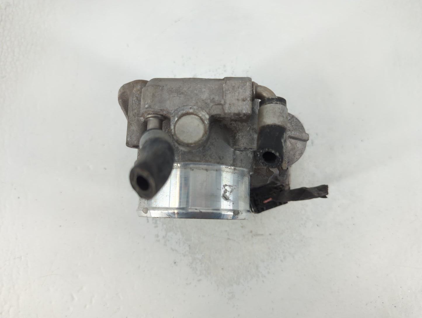 2016 Hyundai Santa Fe Throttle Body P/N:35100-2G700 Fits Fits 2011 2012 2013 2014 2015 OEM Used Auto Parts - Oemusedautopart