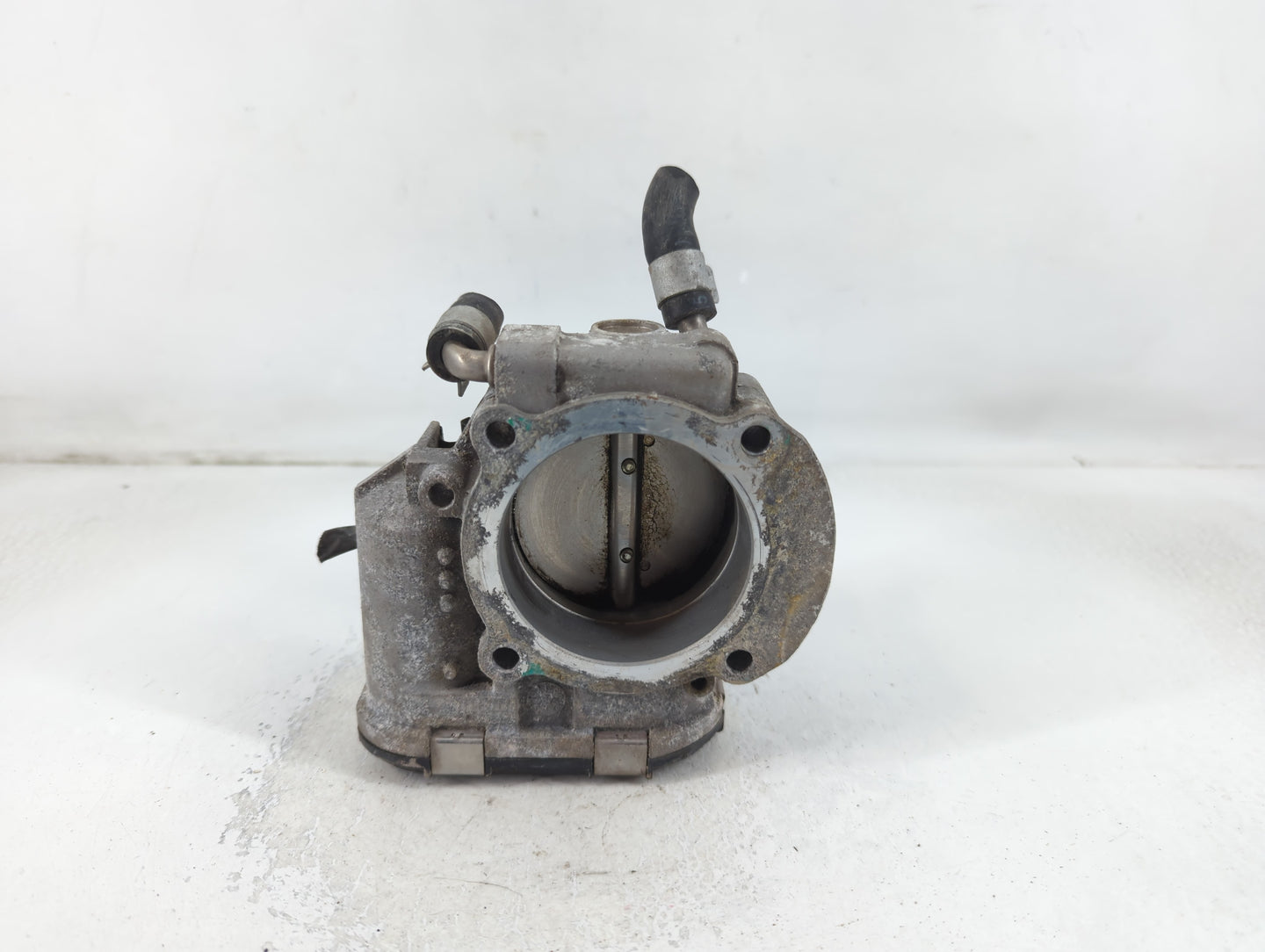 2016 Hyundai Santa Fe Throttle Body P/N:35100-2G700 Fits Fits 2011 2012 2013 2014 2015 OEM Used Auto Parts - Oemusedautopart