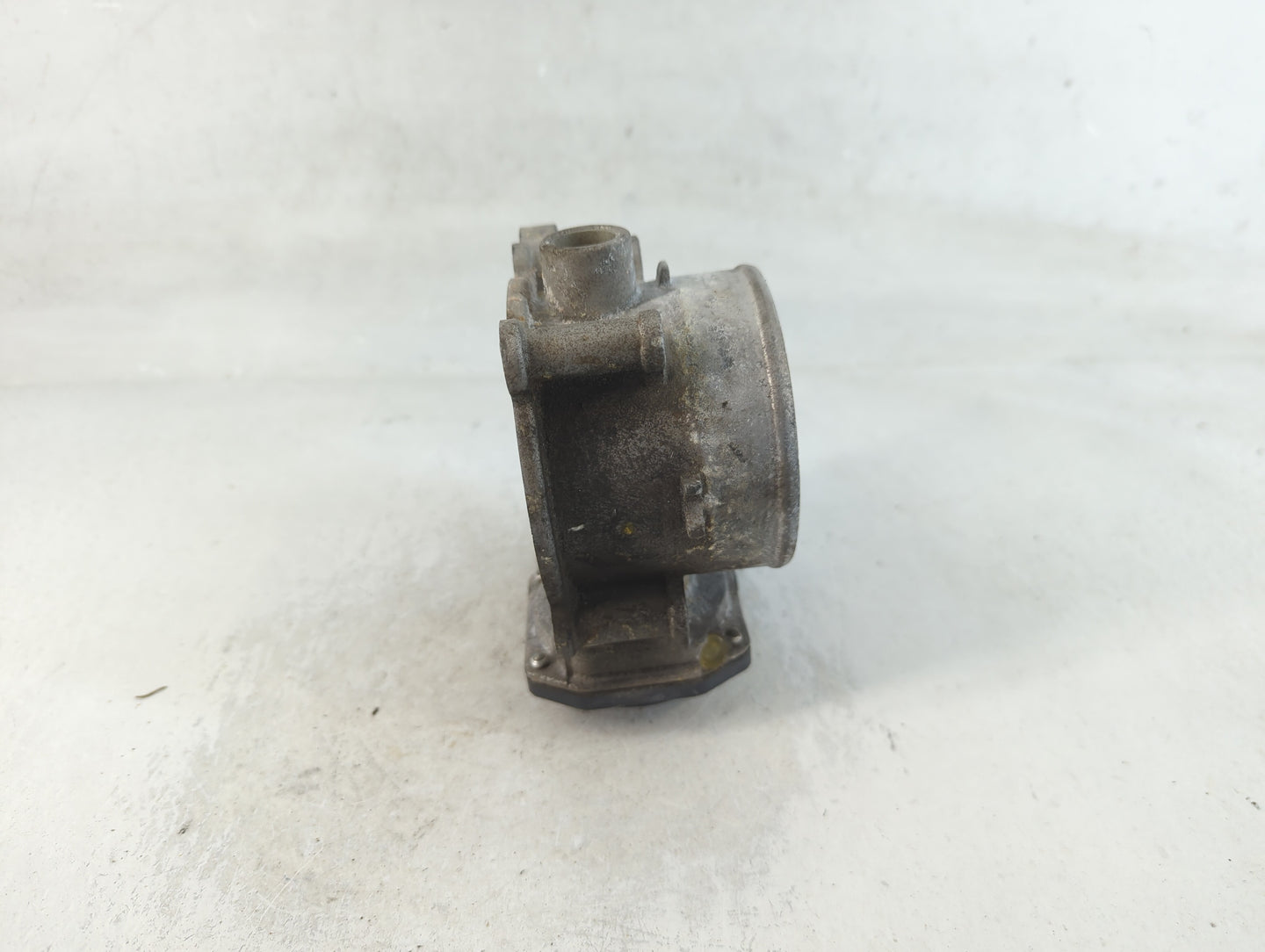 2013-2018 Hyundai Santa Fe Throttle Body P/N:35100-3CAA0 Fits Fits 2012 2013 2014 2015 2016 2017 2018 OEM Used Auto Parts - 