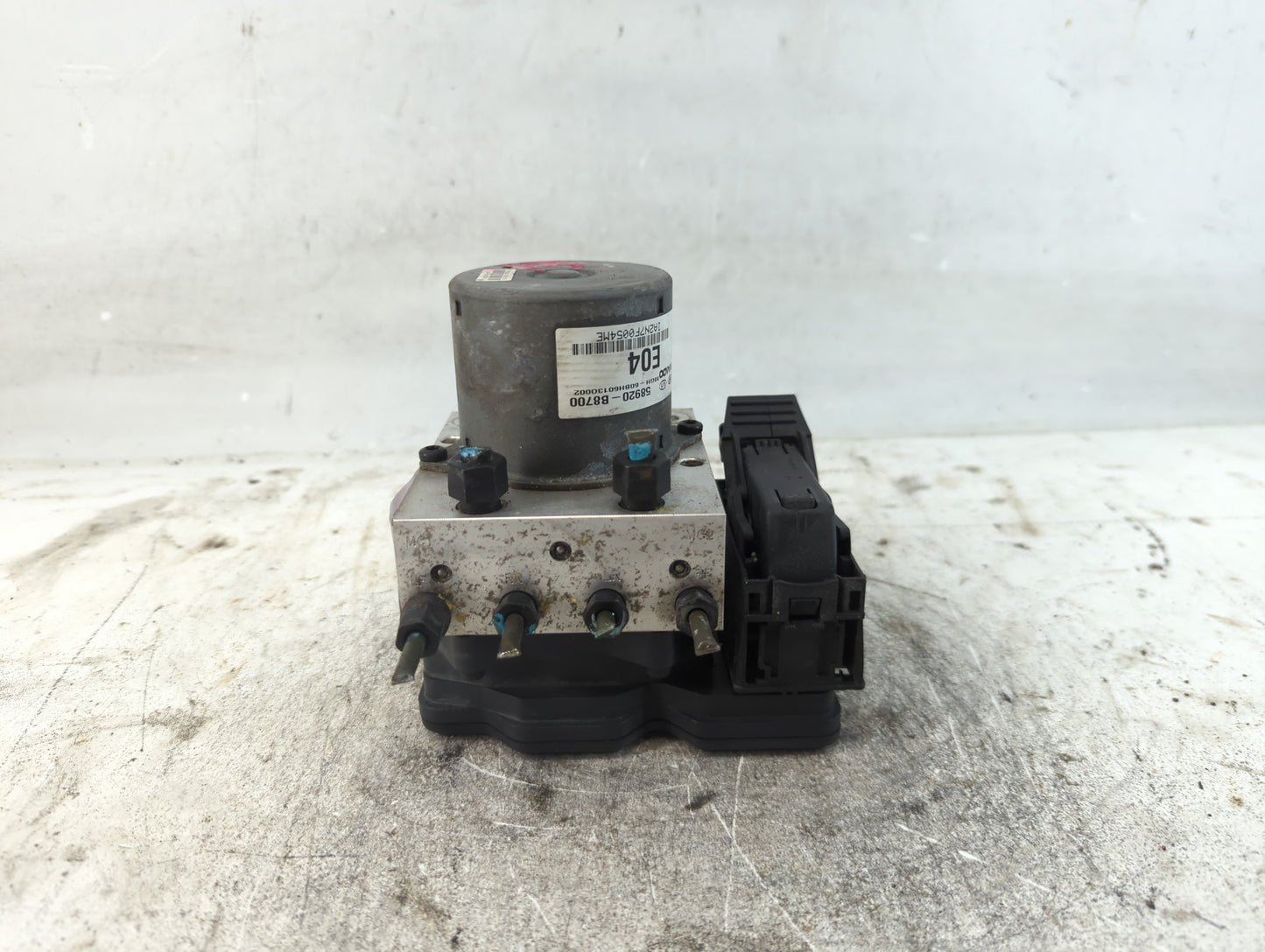 2013-2016 Hyundai Santa Fe ABS Pump Control Module Replacement P/N:58920-B8700 Fits Fits 2013 2014 2015 2016 OEM Used Auto P