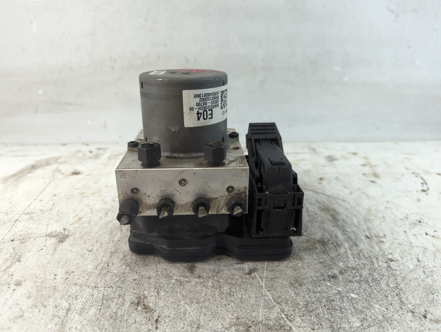 2013-2016 Hyundai Santa Fe ABS Pump Control Module Replacement P/N:58920-B8700 Fits Fits 2013 2014 2015 2016 OEM Used Auto P