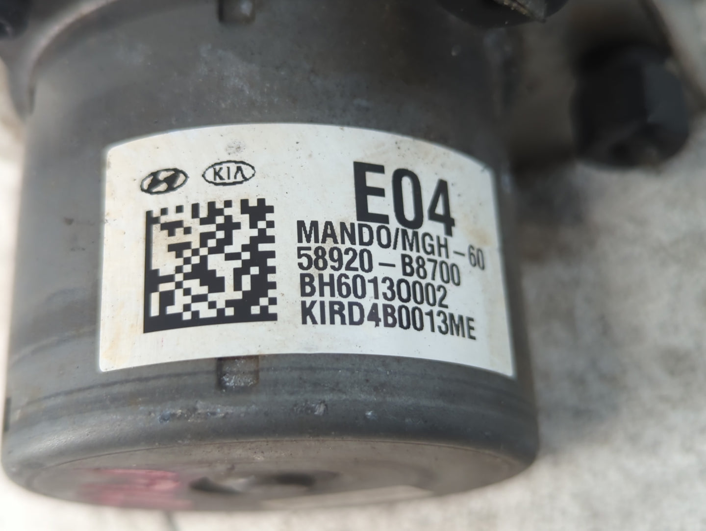 2013-2016 Hyundai Santa Fe ABS Pump Control Module Replacement P/N:58920-B8700 Fits Fits 2013 2014 2015 2016 OEM Used Auto P