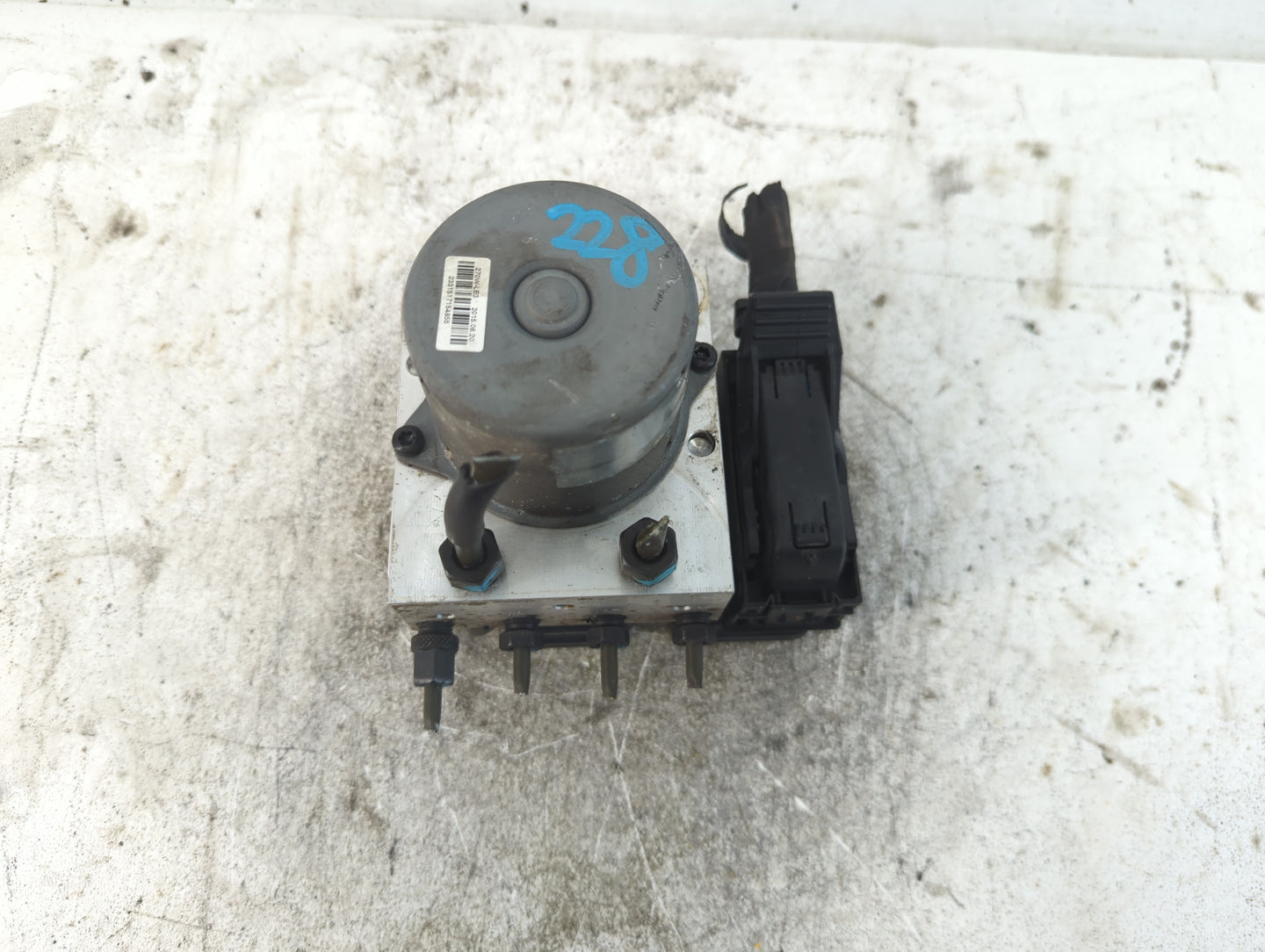 2013-2016 Hyundai Santa Fe ABS Pump Control Module Replacement P/N:BE6003O003 Fits Fits 2013 2014 2015 2016 OEM Used Auto Pa