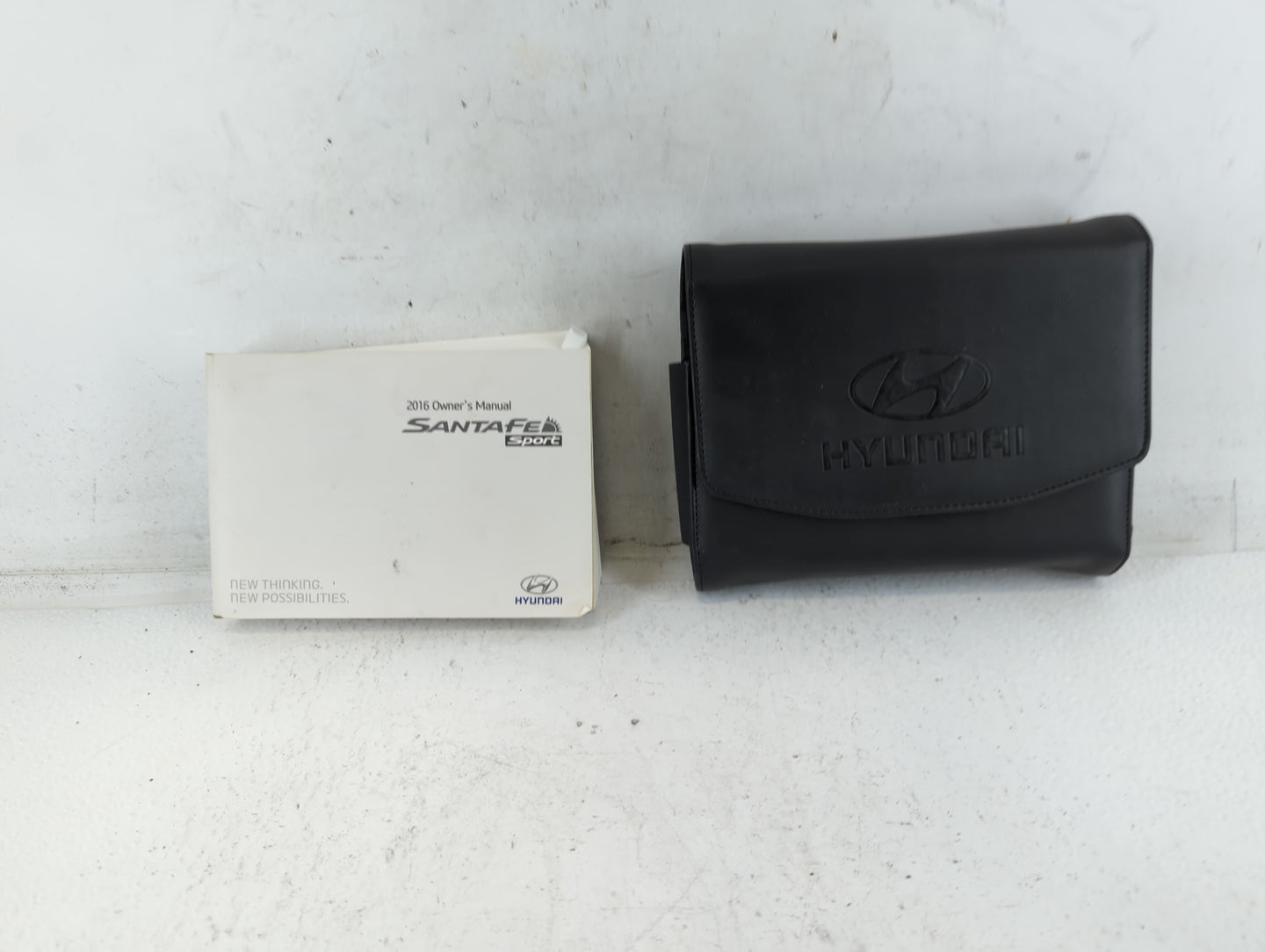 2016 Hyundai Santa Fe Sport Owners Manual Book Guide P/N:G2W0-EU56B OEM Used Auto Parts - Oemusedautoparts1.com