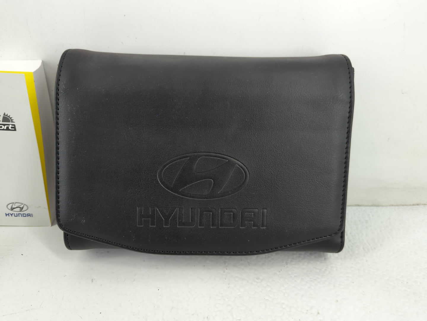 2016 Hyundai Santa Fe Sport Owners Manual Book Guide P/N:G2W0-EU5ND OEM Used Auto Parts - Oemusedautoparts1.com