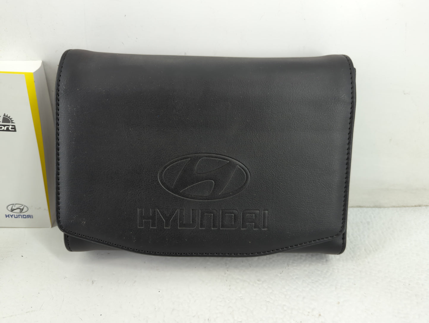 2016 Hyundai Santa Fe Sport Owners Manual Book Guide P/N:G2W0-EU5ND OEM Used Auto Parts - Oemusedautoparts1.com