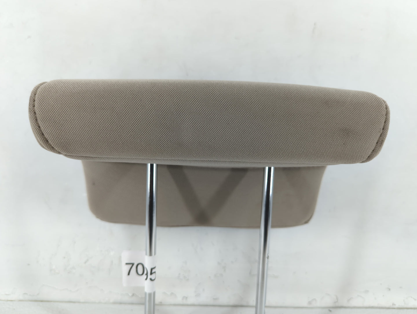 2016 Hyundai Santa Fe Sport Headrest Head Rest Front Driver Passenger Seat Fits Fits 2013 2014 2015 OEM Used Auto Parts - Oe