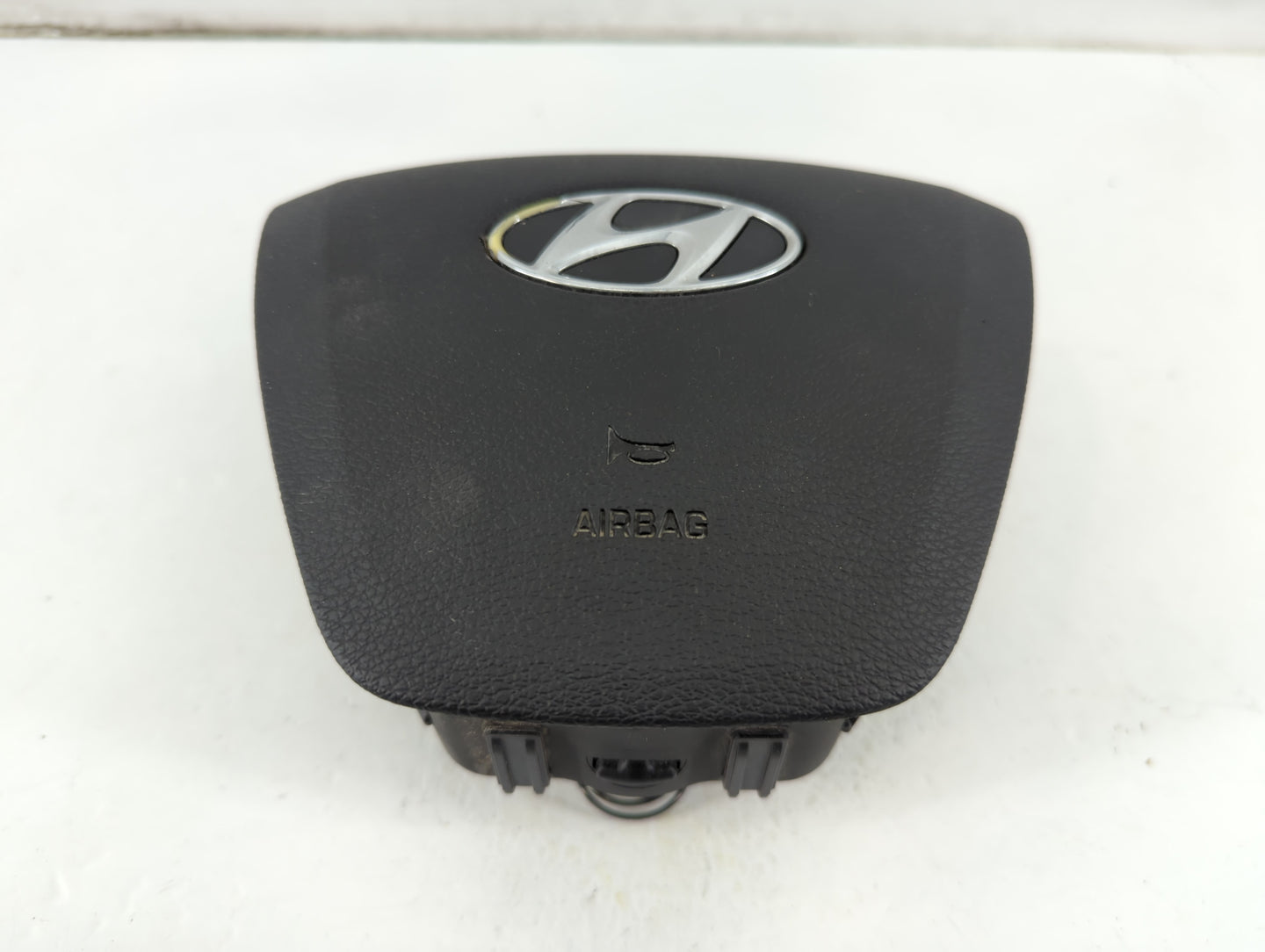 2015-2017 Hyundai Sonata Air Bag Driver Left Steering Wheel Mounted P/N:1021717 Fits Fits 2015 2016 2017 OEM Used Auto Parts
