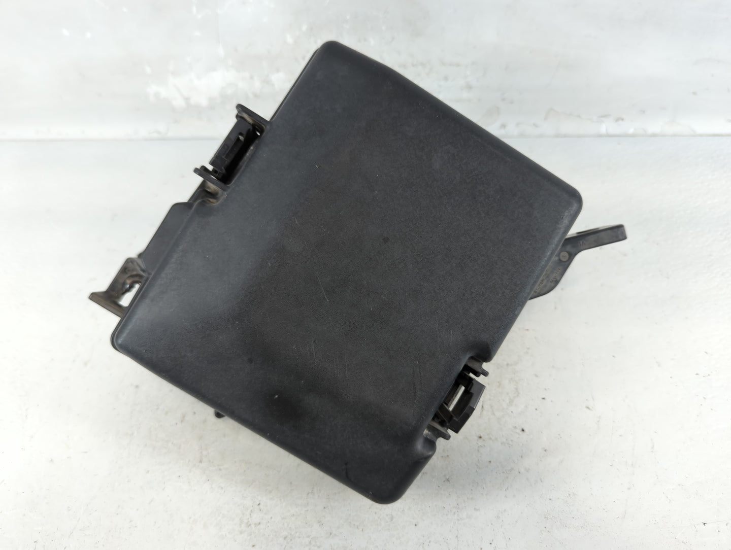 2016-2017 Hyundai Sonata Fusebox Fuse Box Panel Relay Module P/N:91204 E6181 Fits Fits 2016 2017 OEM Used Auto Parts - Oemus