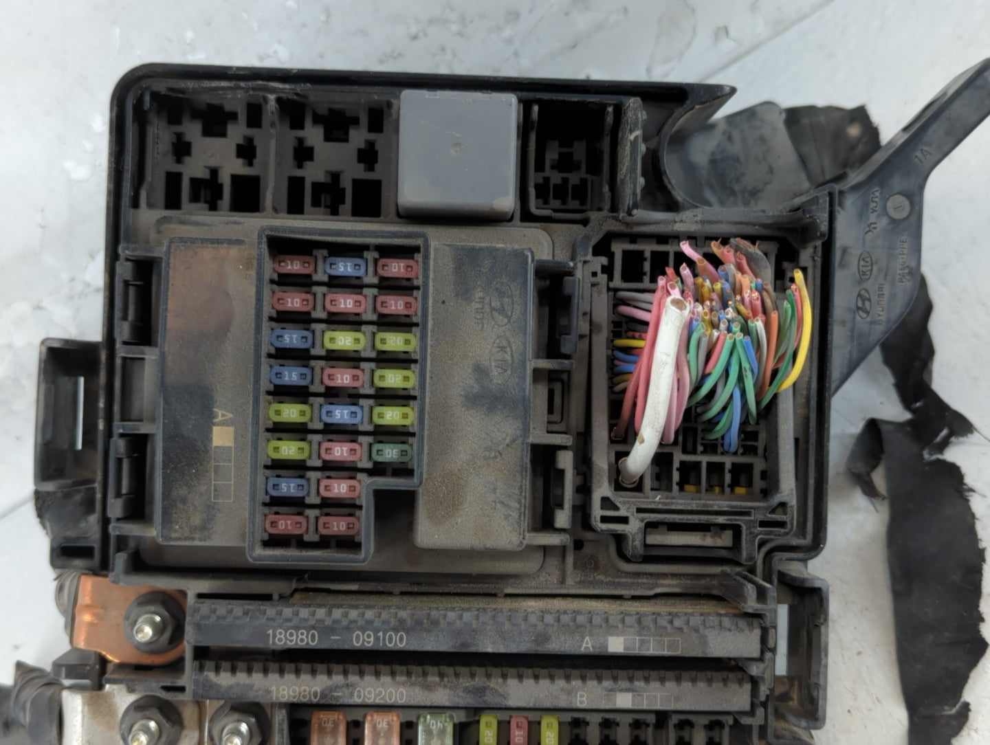 2016-2017 Hyundai Sonata Fusebox Fuse Box Panel Relay Module P/N:91204 E6181 Fits Fits 2016 2017 OEM Used Auto Parts - Oemus