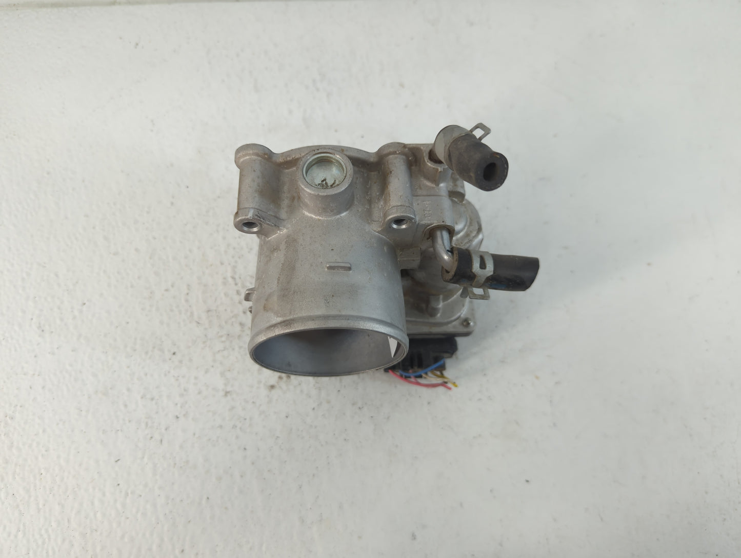 2016-2017 Hyundai Sonata Throttle Body P/N:35100-2E610 Fits Fits 2016 2017 2018 2019 2020 OEM Used Auto Parts - Oemusedautop