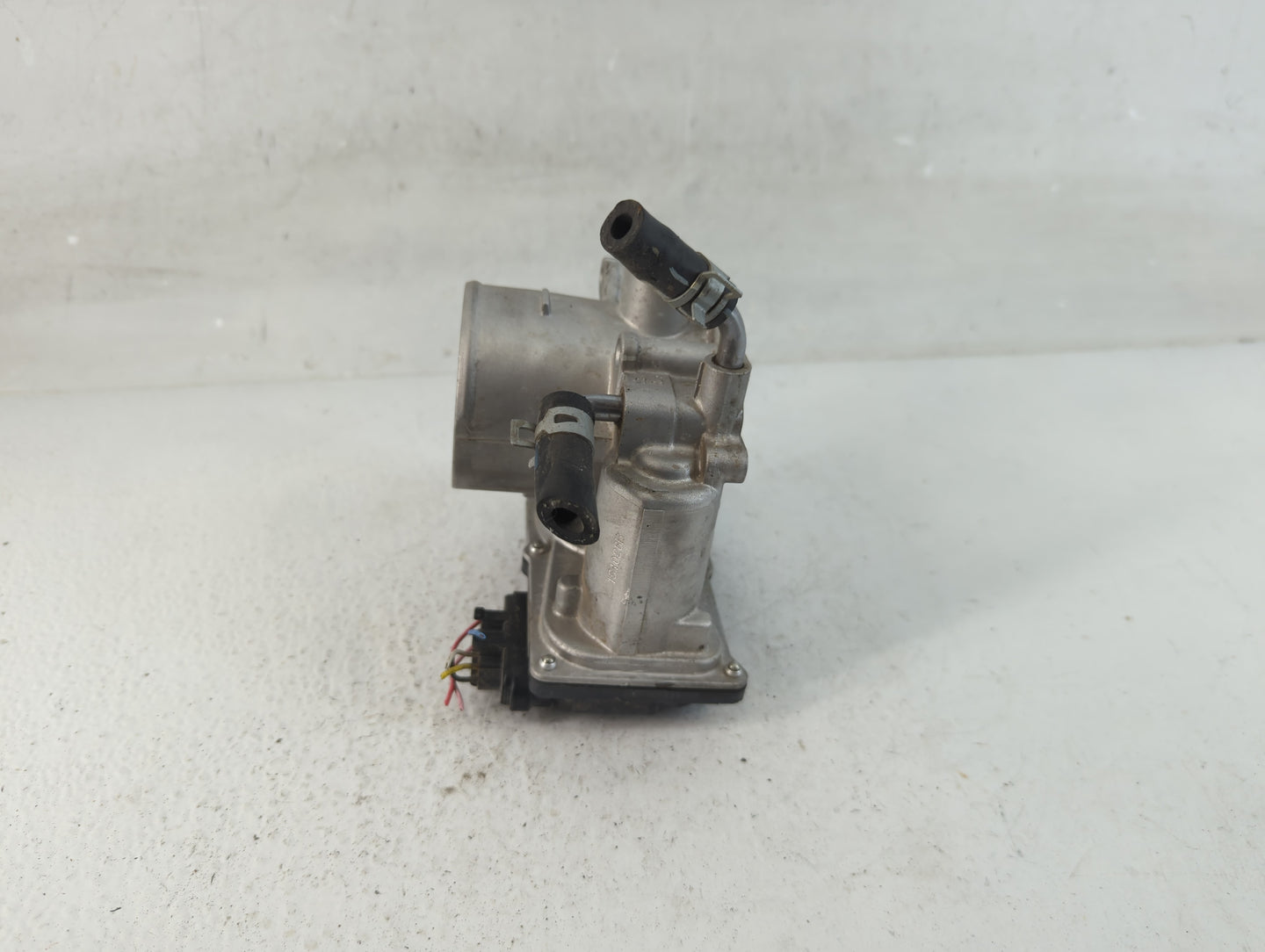 2016-2017 Hyundai Sonata Throttle Body P/N:35100-2E610 Fits Fits 2016 2017 2018 2019 2020 OEM Used Auto Parts - Oemusedautop