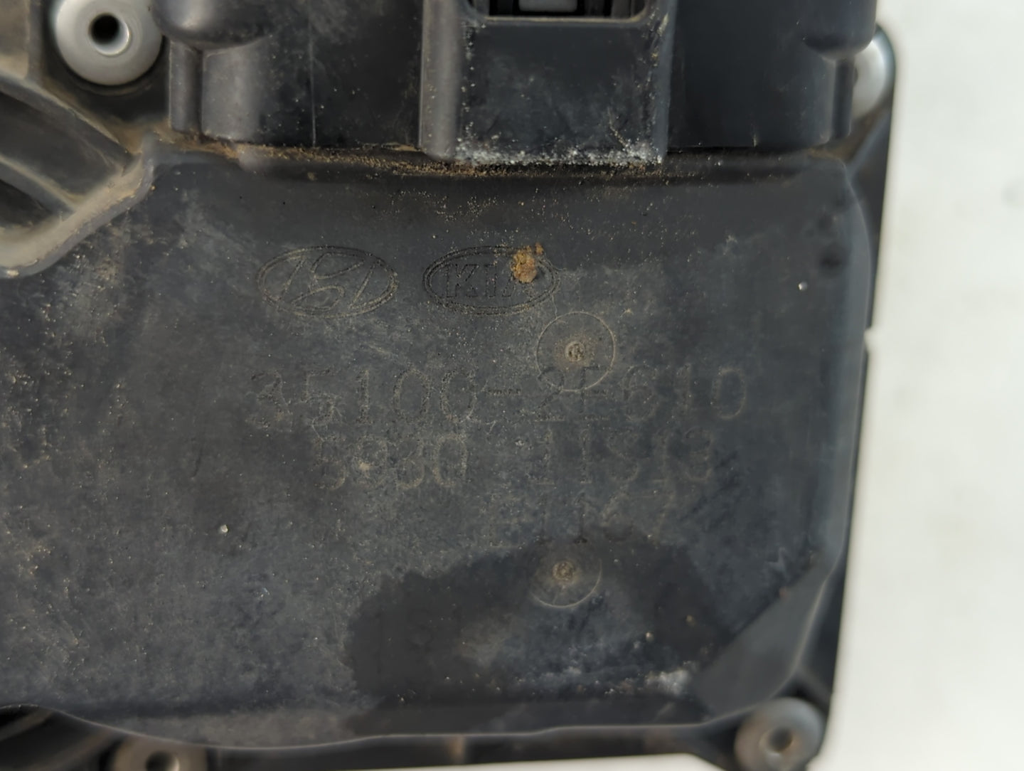 2016-2017 Hyundai Sonata Throttle Body P/N:35100-2E610 Fits Fits 2016 2017 2018 2019 2020 OEM Used Auto Parts - Oemusedautop