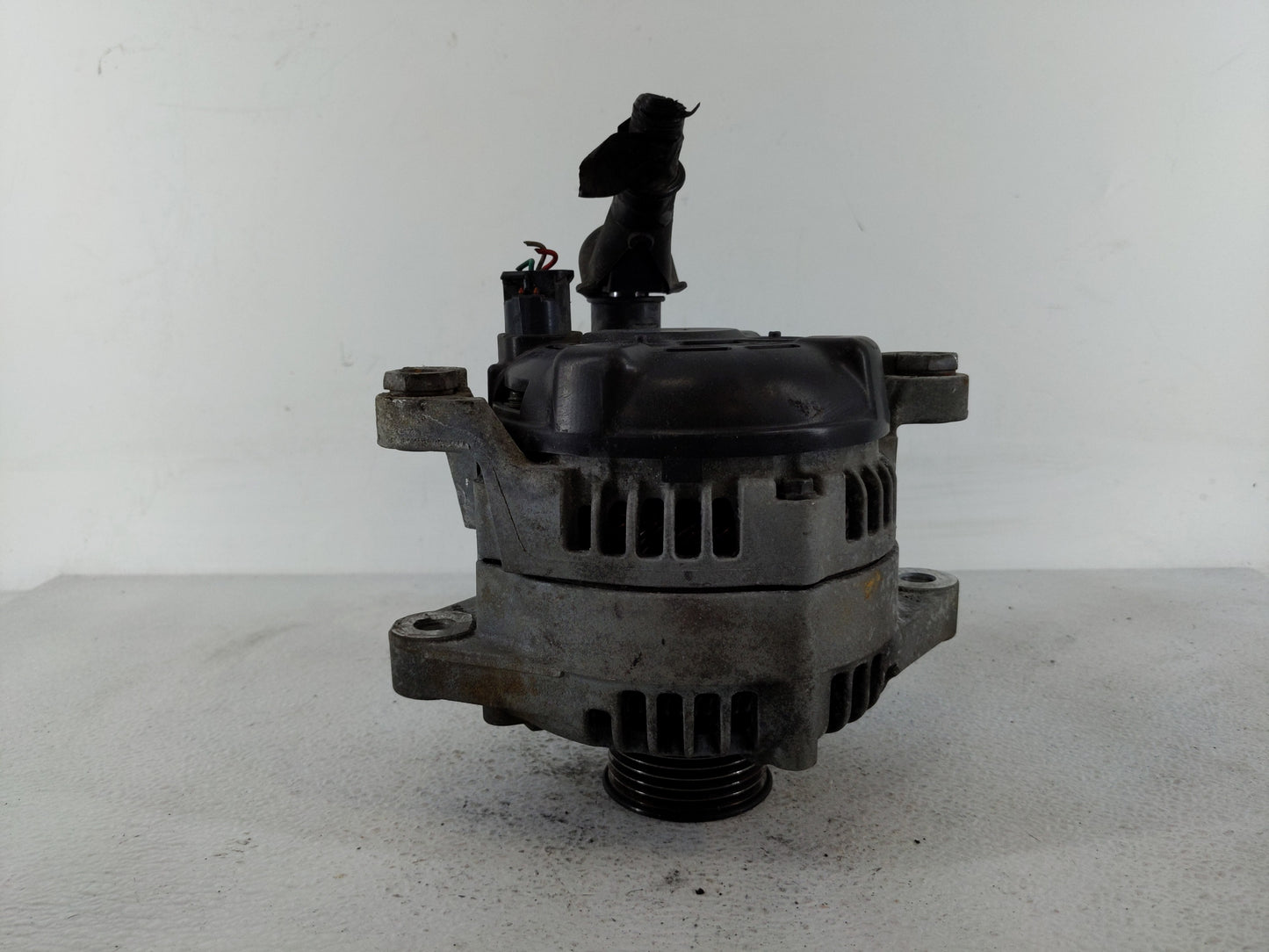 2015-2019 Hyundai Sonata Alternator Replacement Generator Charging Assembly Engine OEM P/N:37300-2G061 Fits OEM Used Auto Pa