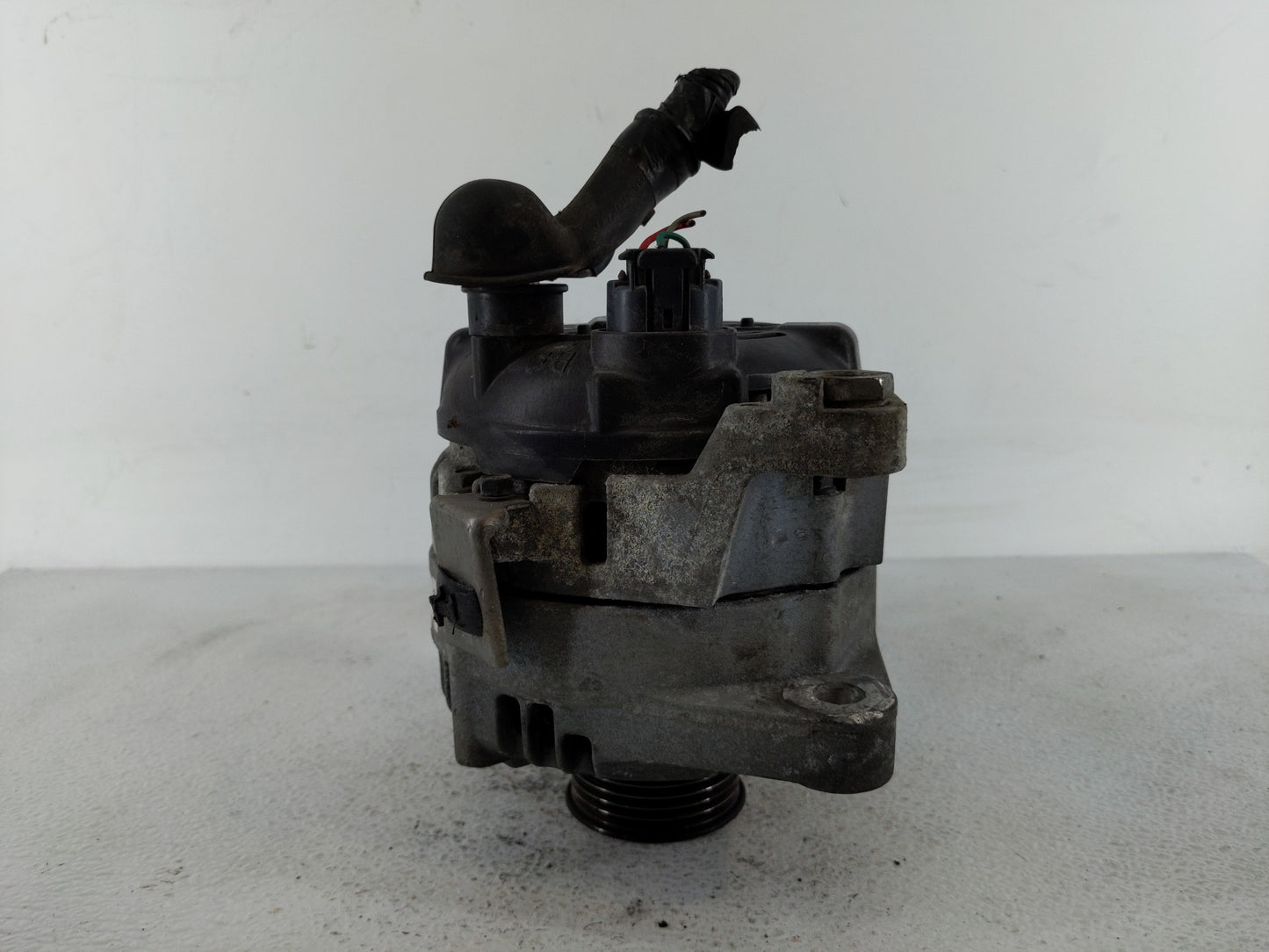 2015-2019 Hyundai Sonata Alternator Replacement Generator Charging Assembly Engine OEM P/N:37300-2G061 Fits OEM Used Auto Pa