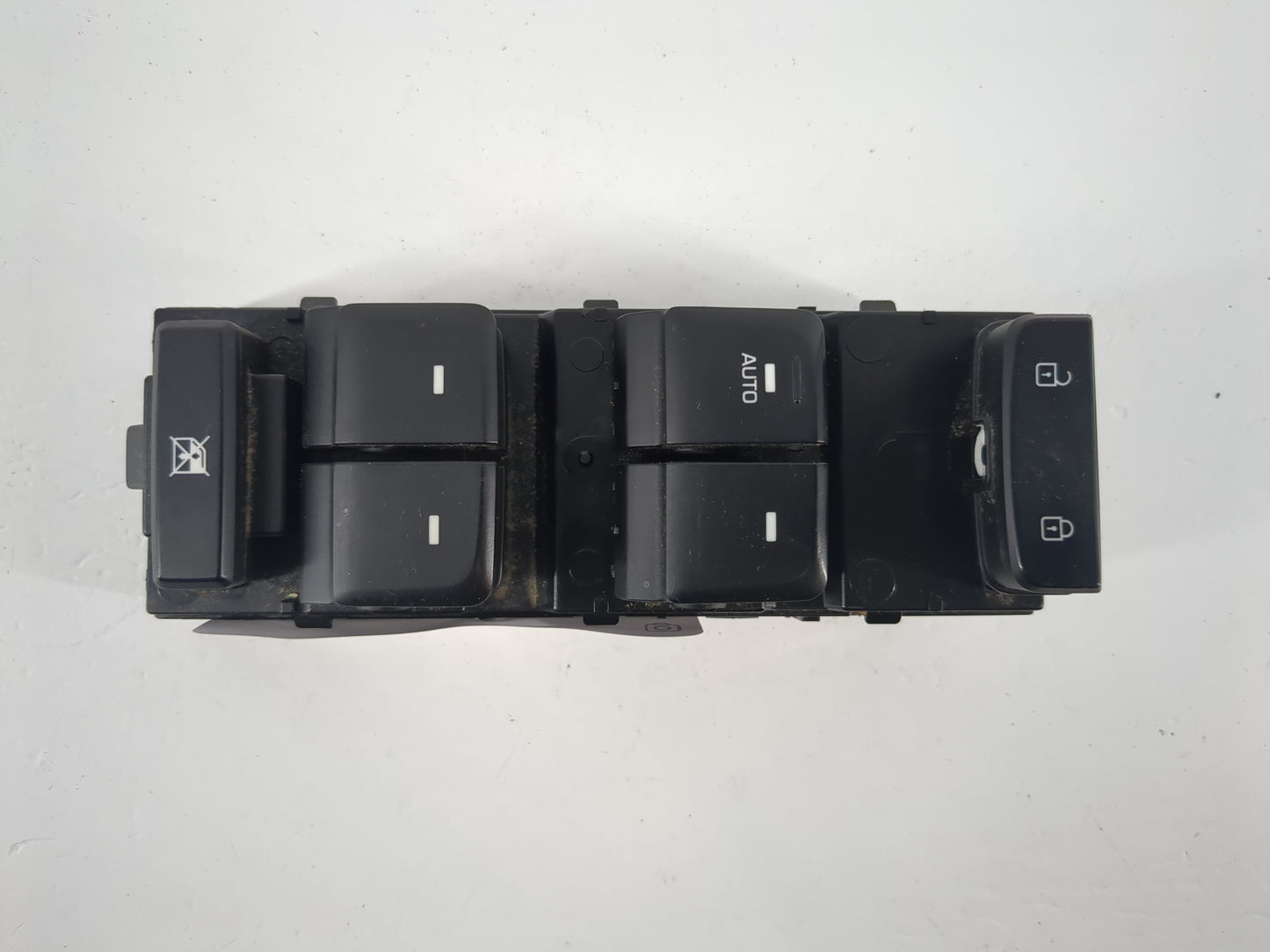 2015-2019 Hyundai Sonata Master Power Window Switch Replacement Driver Side Left P/N:93570-C1000 Fits OEM Used Auto Parts - 