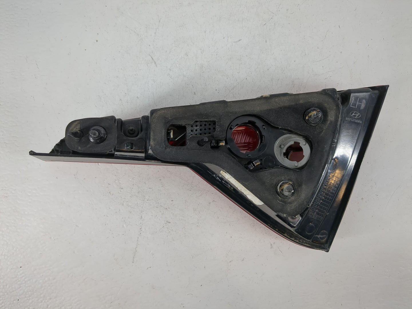 2015-2017 Hyundai Sonata Tail Light Assembly Passenger Right OEM P/N:92403-C2000 Fits Fits 2015 2016 2017 OEM Used Auto Part