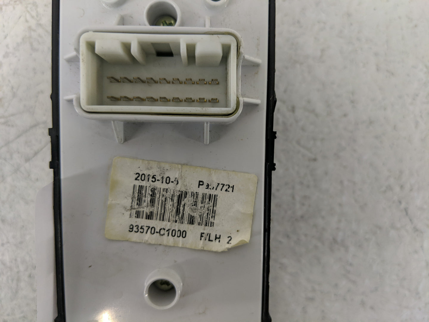 2015-2019 Hyundai Sonata Master Power Window Switch Replacement Driver Side Left P/N:93570-C1000 Fits OEM Used Auto Parts - 