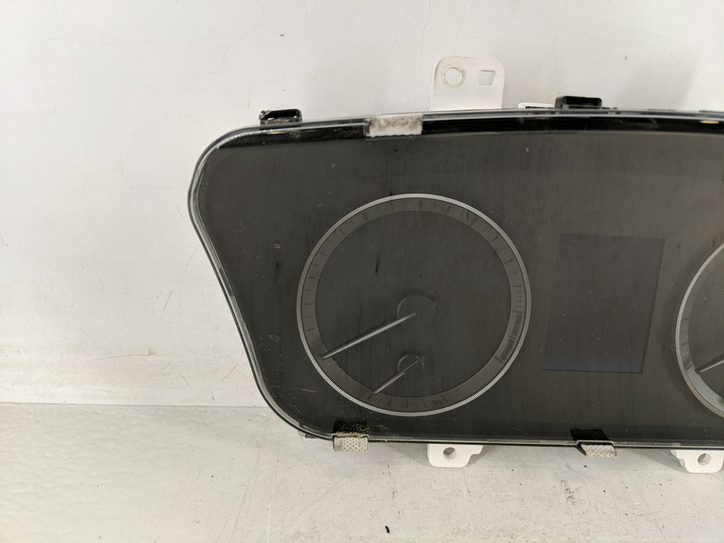 2016-2017 Hyundai Sonata Instrument Cluster Speedometer Gauges P/N:94001-C2200 Fits Fits 2016 2017 OEM Used Auto Parts - Oem